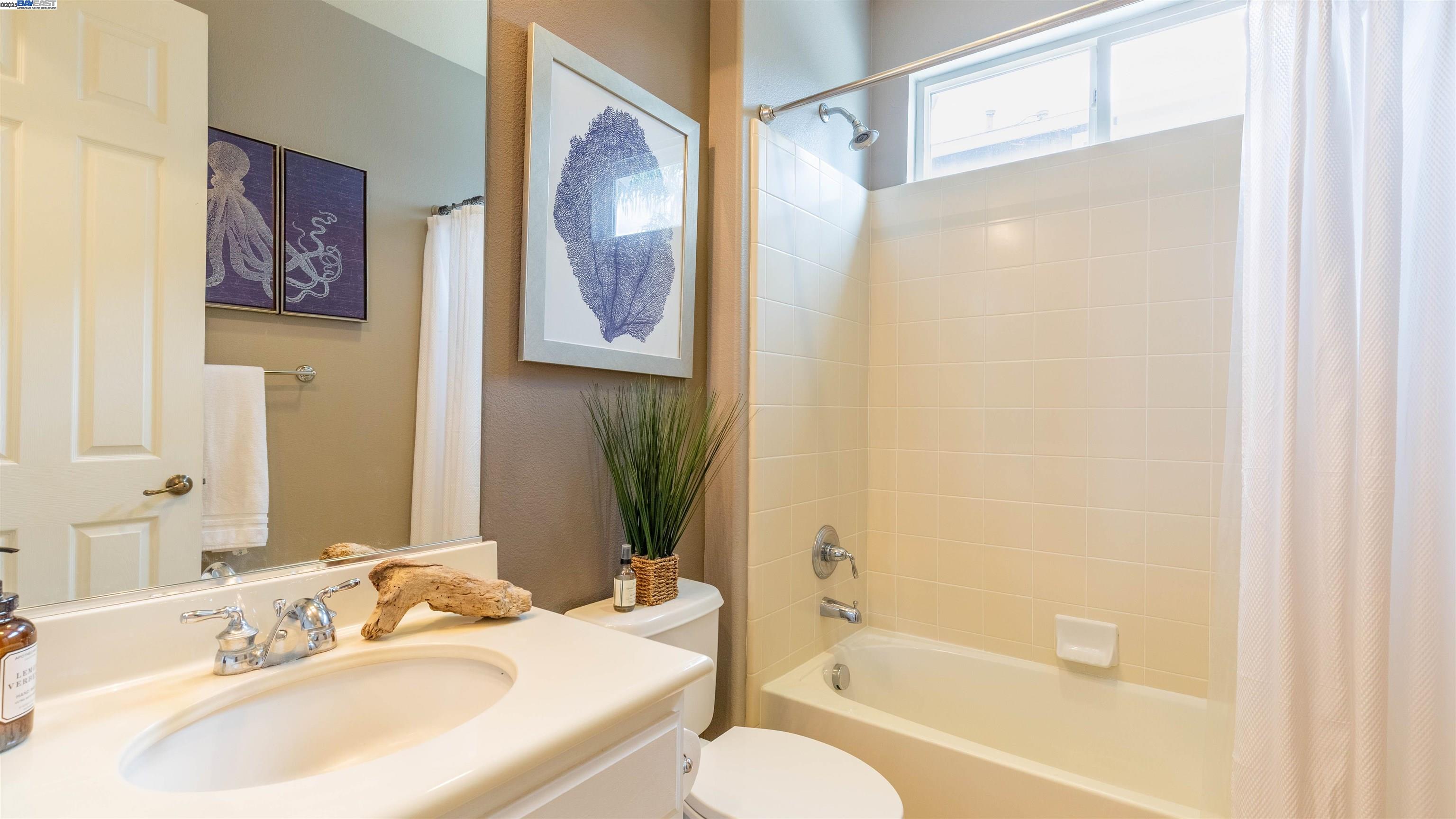 Detail Gallery Image 24 of 27 For 1052 Moss Ln, Lathrop,  CA 95330 - 5 Beds | 3 Baths