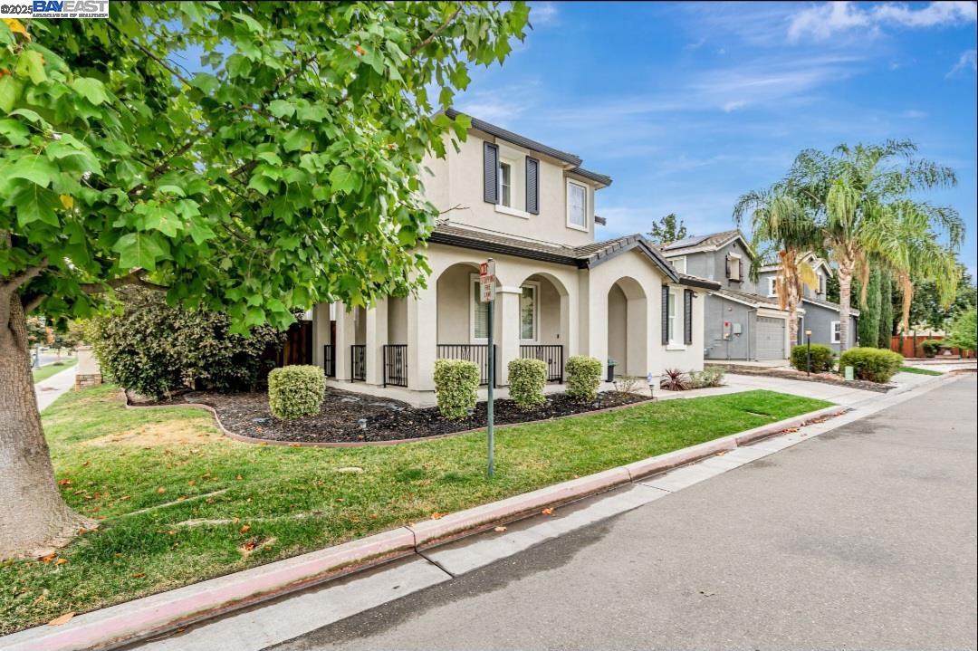 Detail Gallery Image 25 of 27 For 1052 Moss Ln, Lathrop,  CA 95330 - 5 Beds | 3 Baths