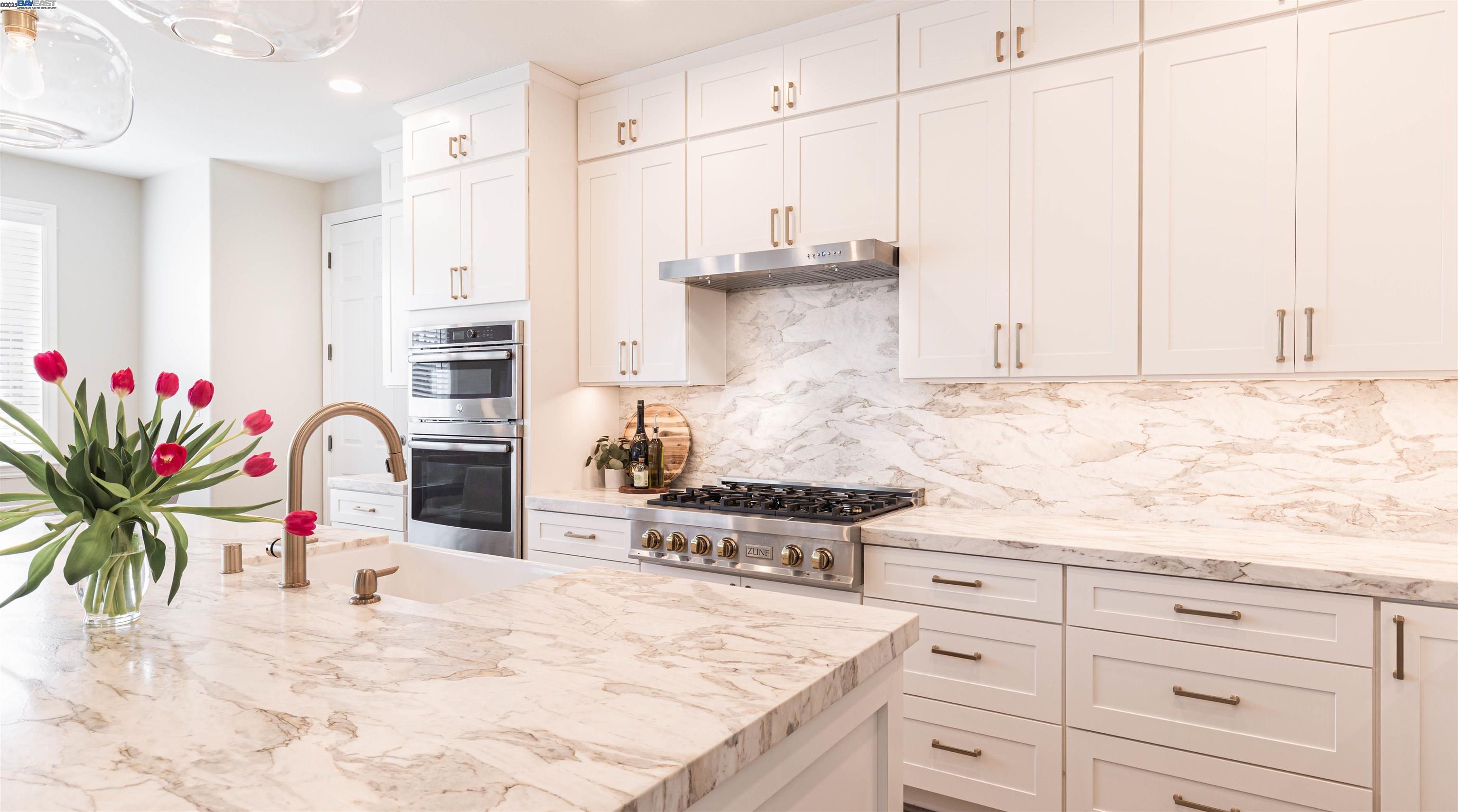 Detail Gallery Image 5 of 27 For 1052 Moss Ln, Lathrop,  CA 95330 - 5 Beds | 3 Baths