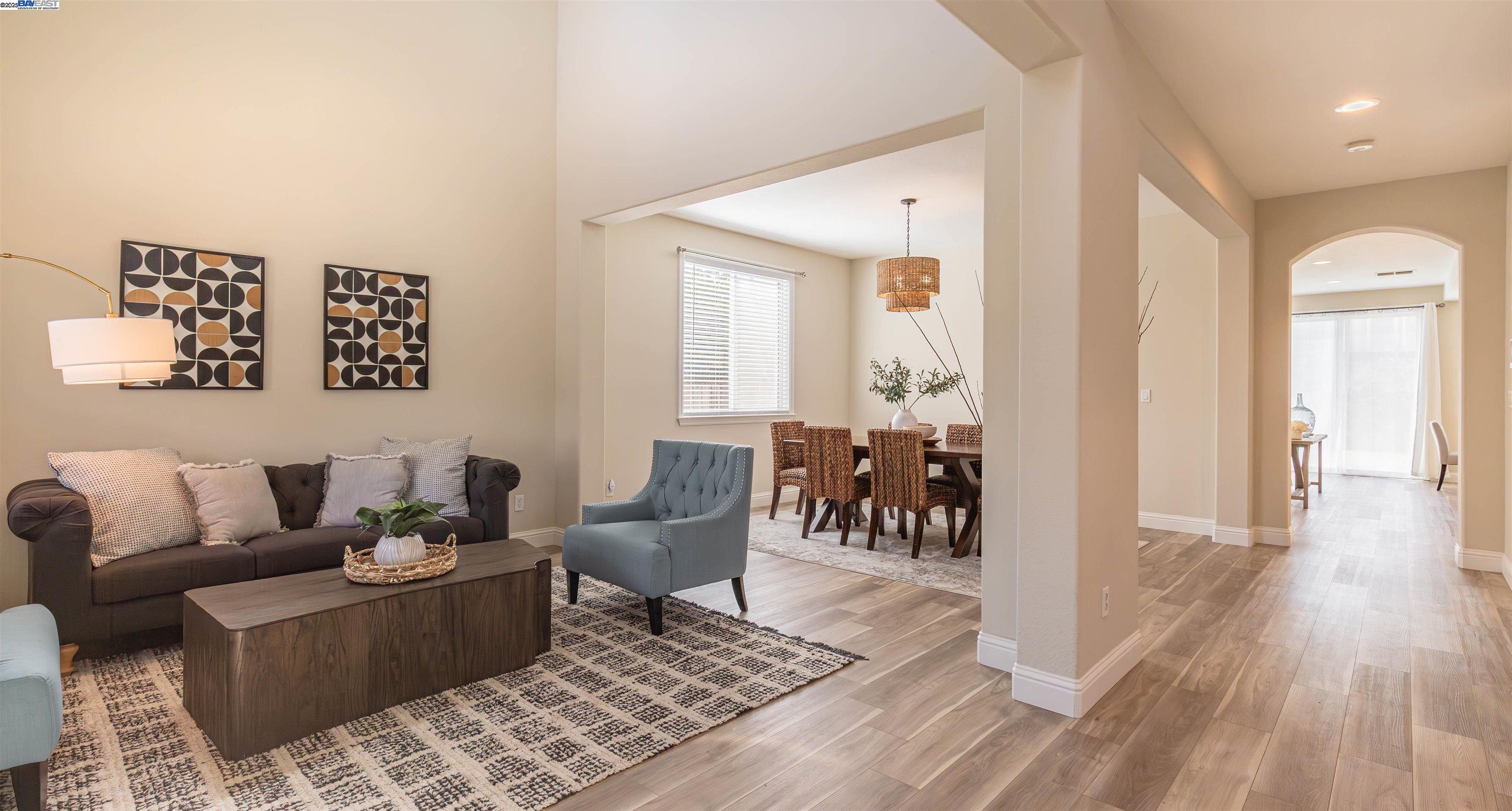 Detail Gallery Image 10 of 27 For 1052 Moss Ln, Lathrop,  CA 95330 - 5 Beds | 3 Baths