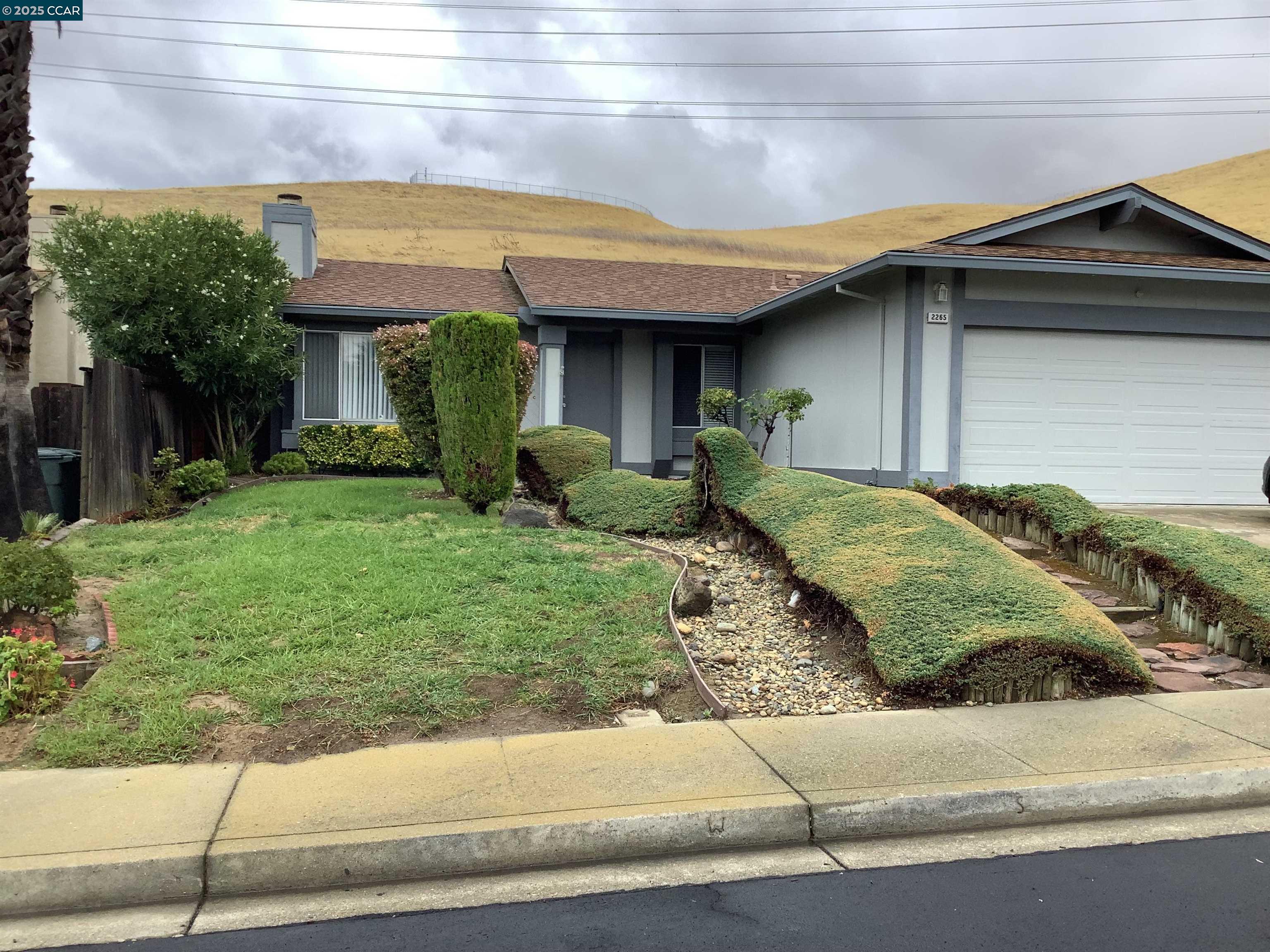 Detail Gallery Image 2 of 31 For 2265 Jacqueline Dr, Pittsburg,  CA 94565 - 3 Beds | 2 Baths