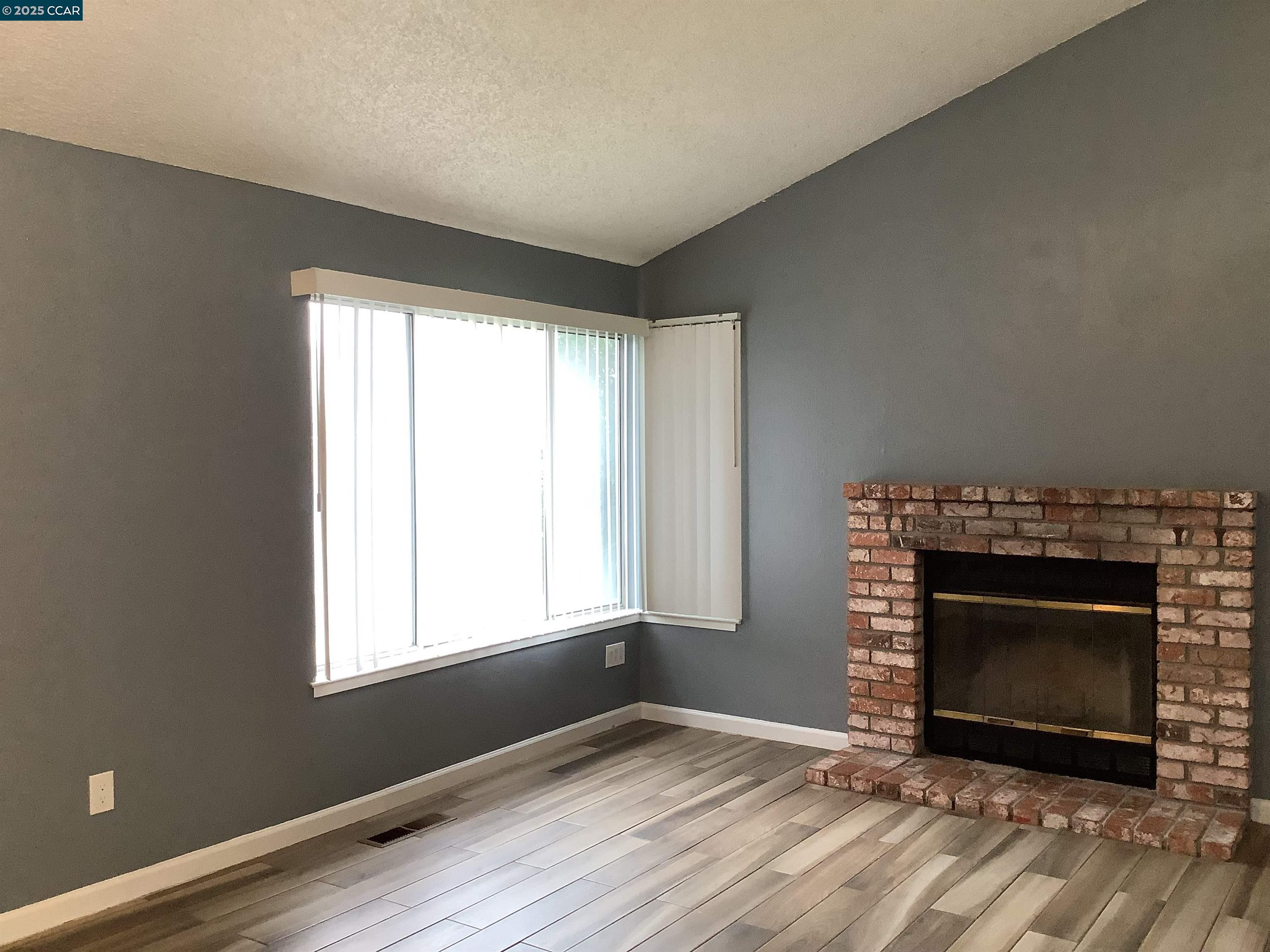 Detail Gallery Image 4 of 31 For 2265 Jacqueline Dr, Pittsburg,  CA 94565 - 3 Beds | 2 Baths