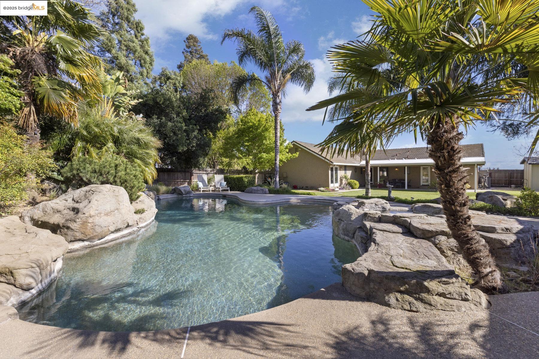 Detail Gallery Image 13 of 44 For 13299 Curry Ave, Lodi,  CA 95240 - 3 Beds | 4 Baths