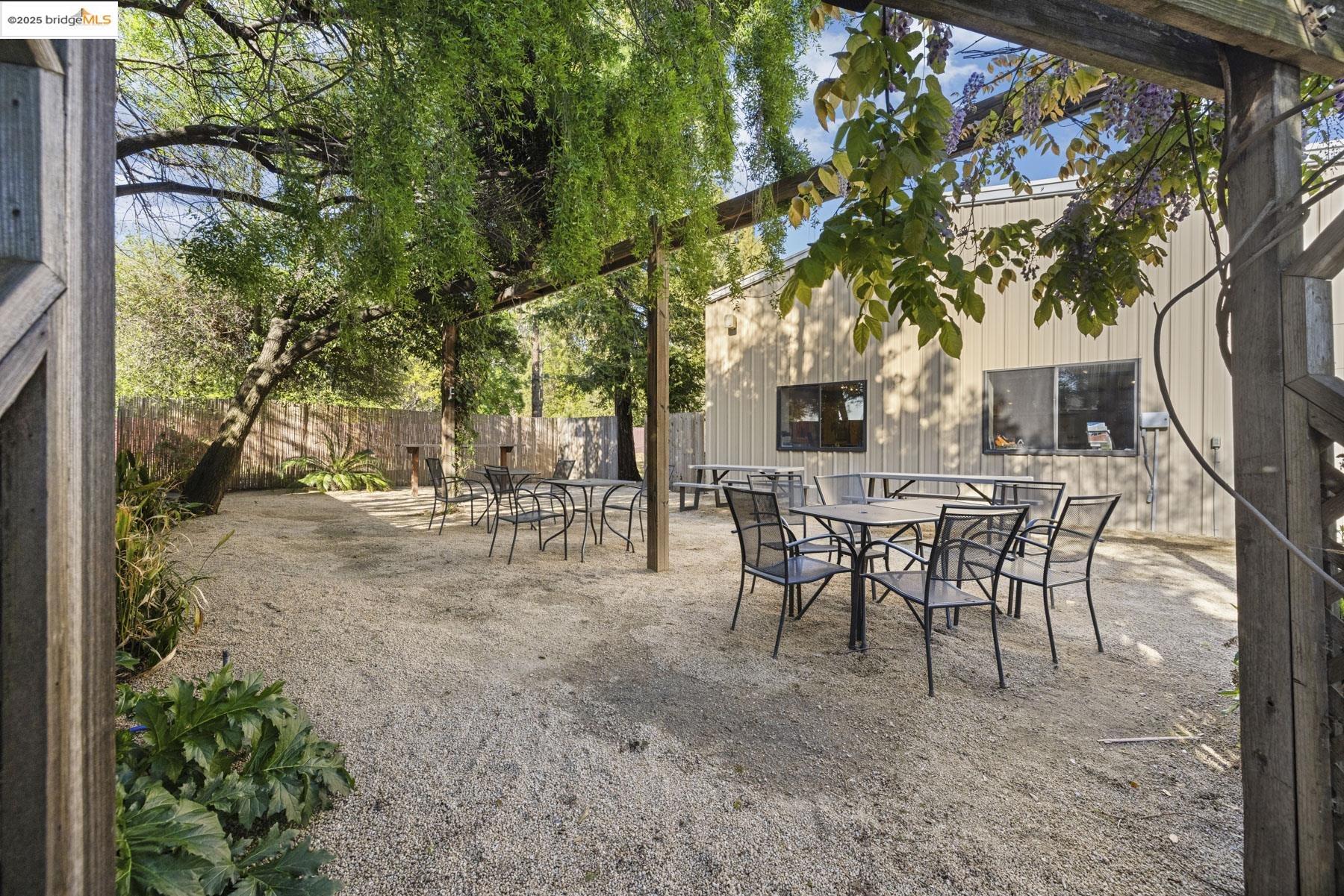 Detail Gallery Image 33 of 44 For 13299 Curry Ave, Lodi,  CA 95240 - 3 Beds | 4 Baths