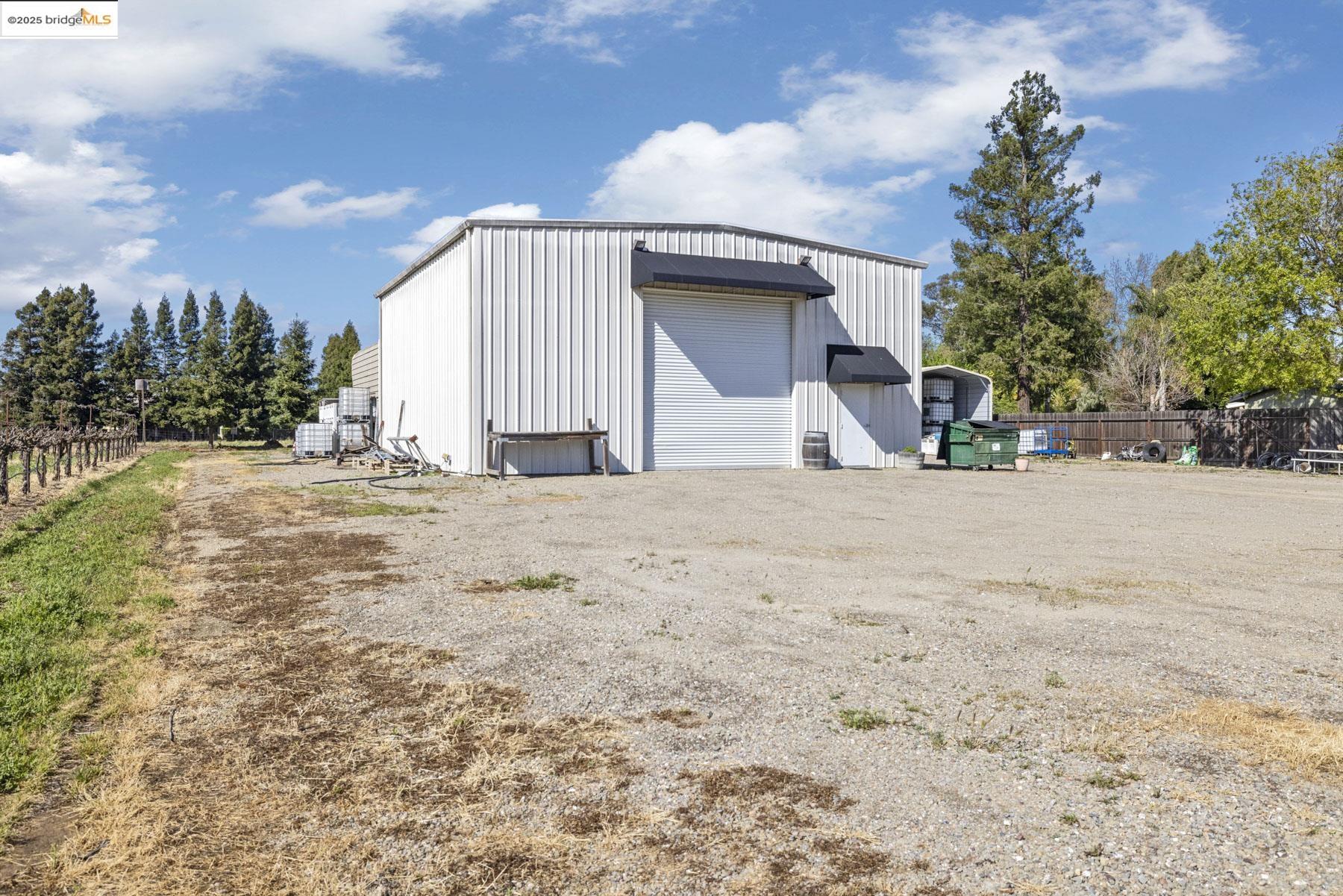 Detail Gallery Image 34 of 44 For 13299 Curry Ave, Lodi,  CA 95240 - 3 Beds | 4 Baths