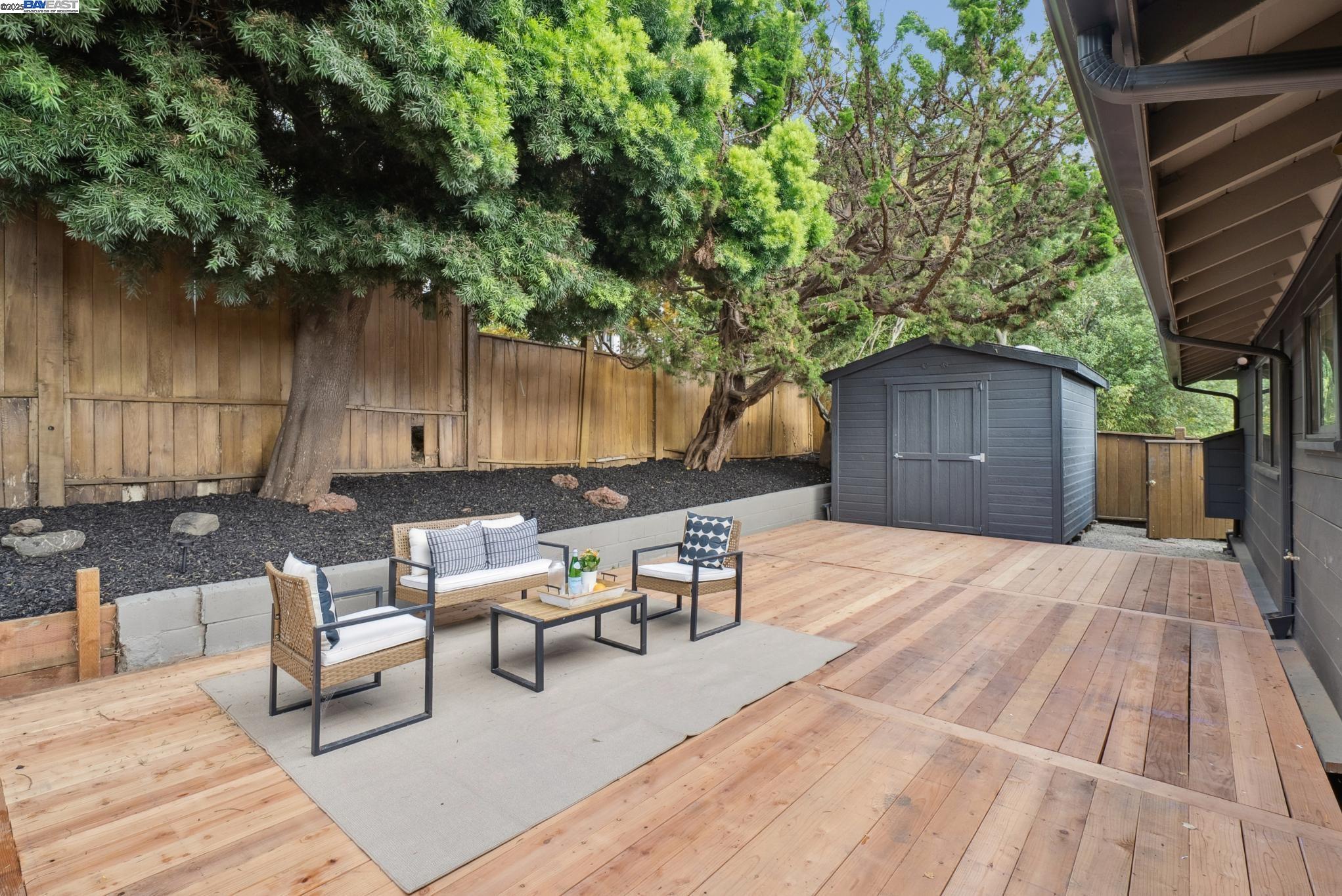 Detail Gallery Image 43 of 57 For 201 Amherst Ave, Kensington,  CA 94708 - 4 Beds | 2/1 Baths