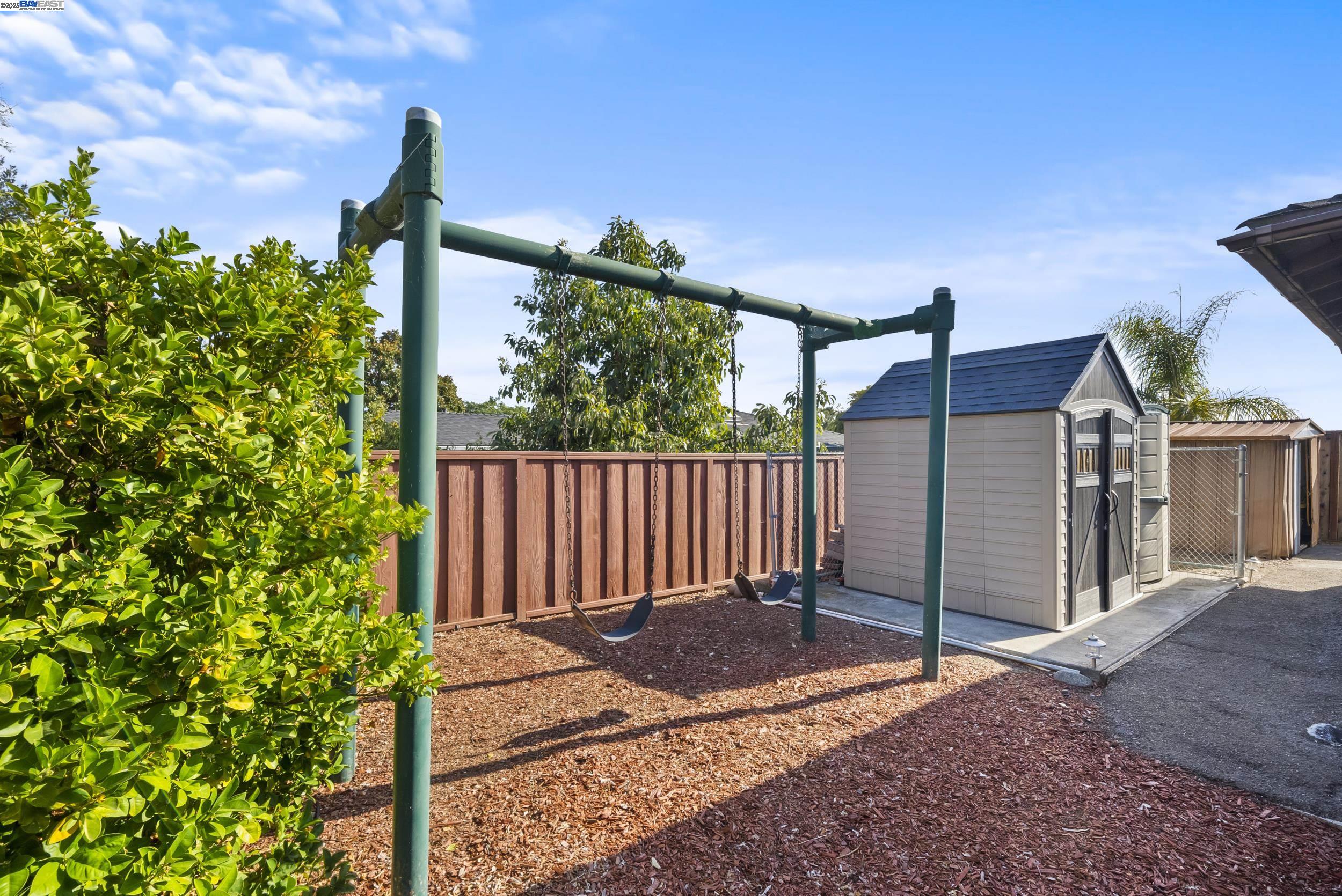 Detail Gallery Image 19 of 24 For 677 Fairway St, Hayward,  CA 94544 - 3 Beds | 2 Baths