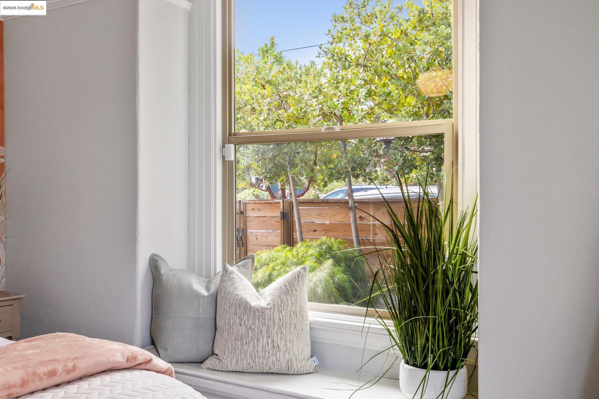 Detail Gallery Image 20 of 35 For 2728 12th Ave, Oakland,  CA 94606 - 2 Beds | 1 Baths