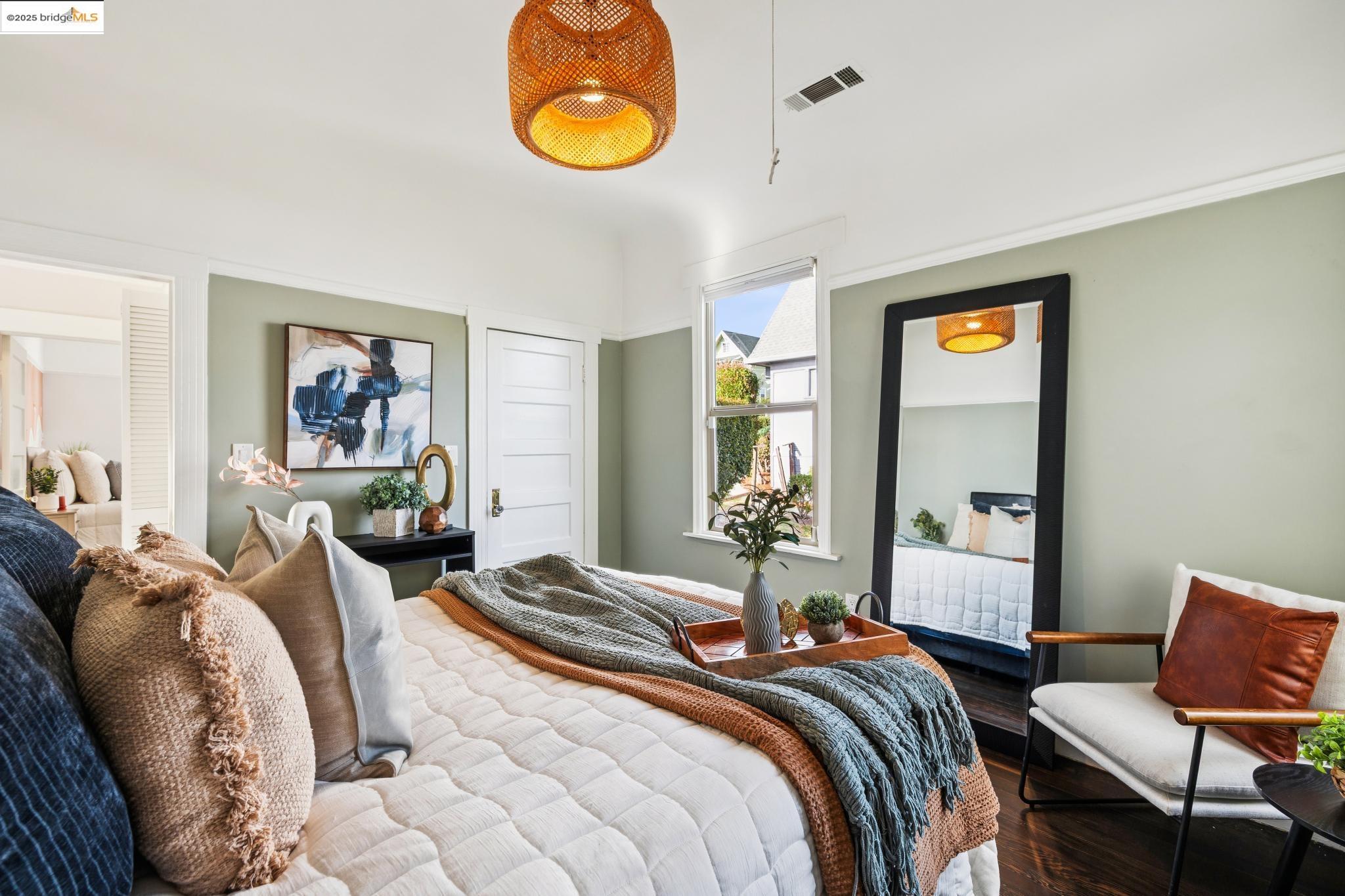 Detail Gallery Image 26 of 35 For 2728 12th Ave, Oakland,  CA 94606 - 2 Beds | 1 Baths