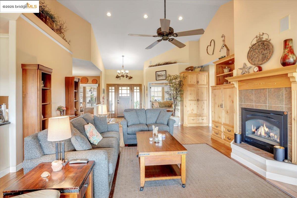 Detail Gallery Image 12 of 60 For 544 Springhouse Dr., Angels Camp,  CA 95222 - 3 Beds | 2 Baths