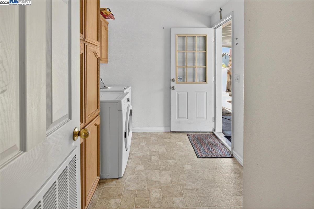 Detail Gallery Image 31 of 36 For 2329 Bridwell Way, Hayward,  CA 94545 - 3 Beds | 2 Baths