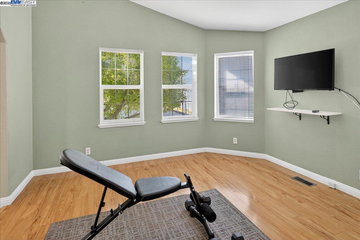 Detail Gallery Image 10 of 36 For 2329 Bridwell Way, Hayward,  CA 94545 - 3 Beds | 2 Baths