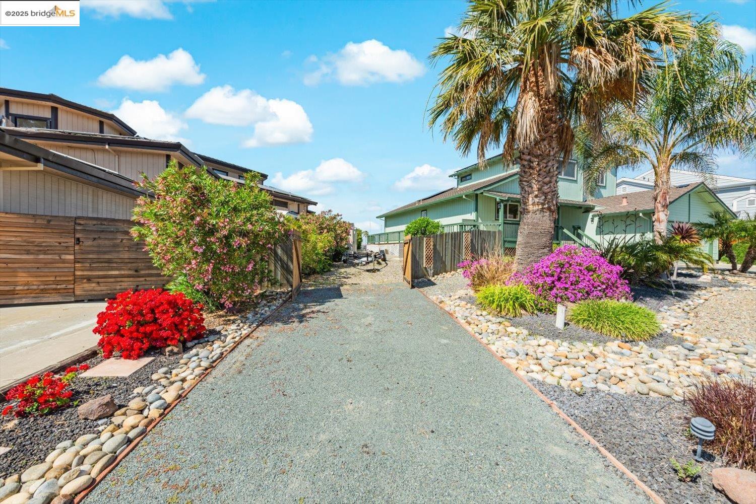 Detail Gallery Image 17 of 26 For 5575 Marlin Dr, Discovery Bay,  CA 94505 - 3 Beds | 3 Baths