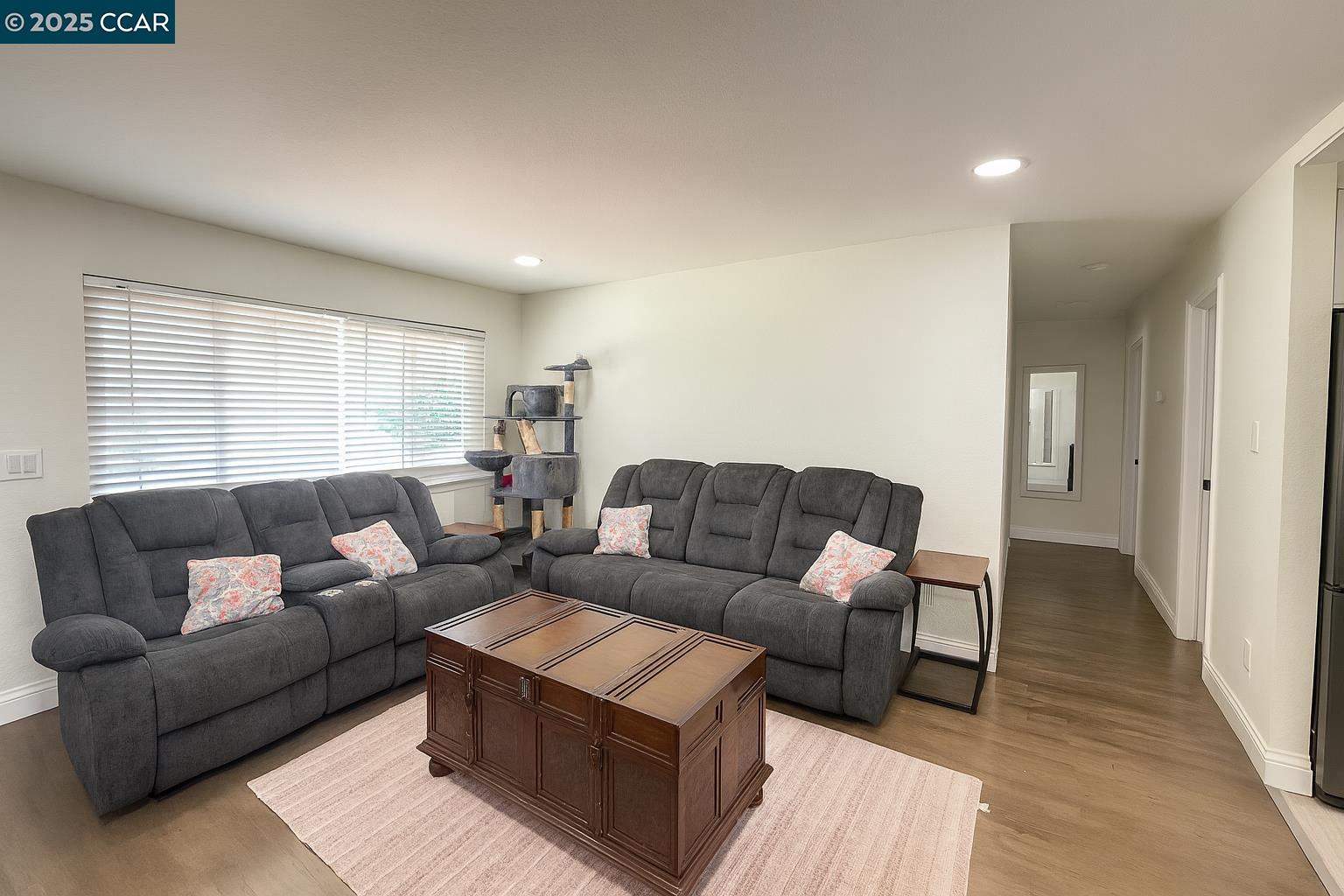 Detail Gallery Image 2 of 18 For 814 Elm Way, Rio Vista,  CA 94571 - 3 Beds | 2/1 Baths