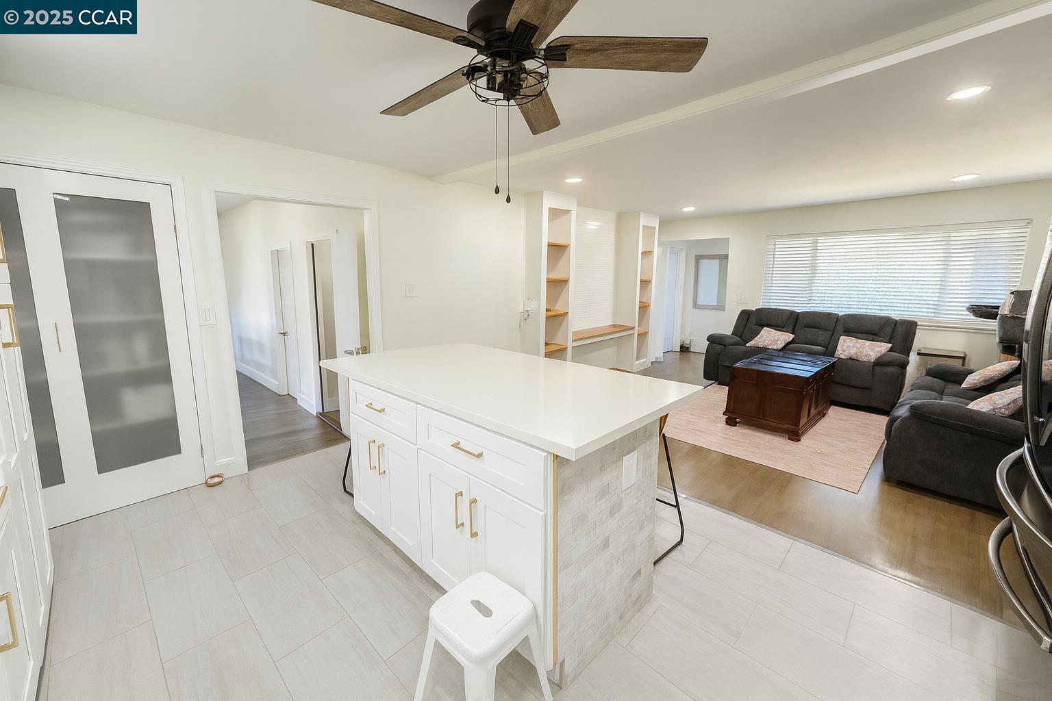 Detail Gallery Image 4 of 18 For 814 Elm Way, Rio Vista,  CA 94571 - 3 Beds | 2/1 Baths