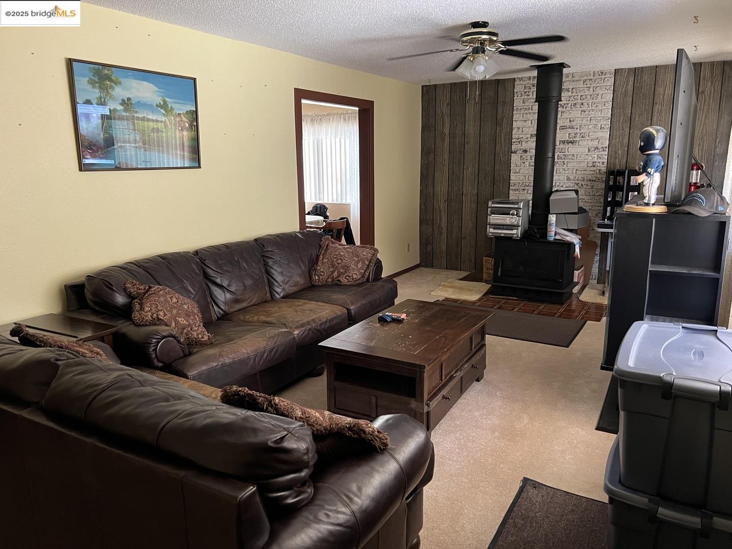 Detail Gallery Image 2 of 11 For 1387 Matheson Dr, South Lake Tahoe,  CA 96150 - 4 Beds | 2 Baths