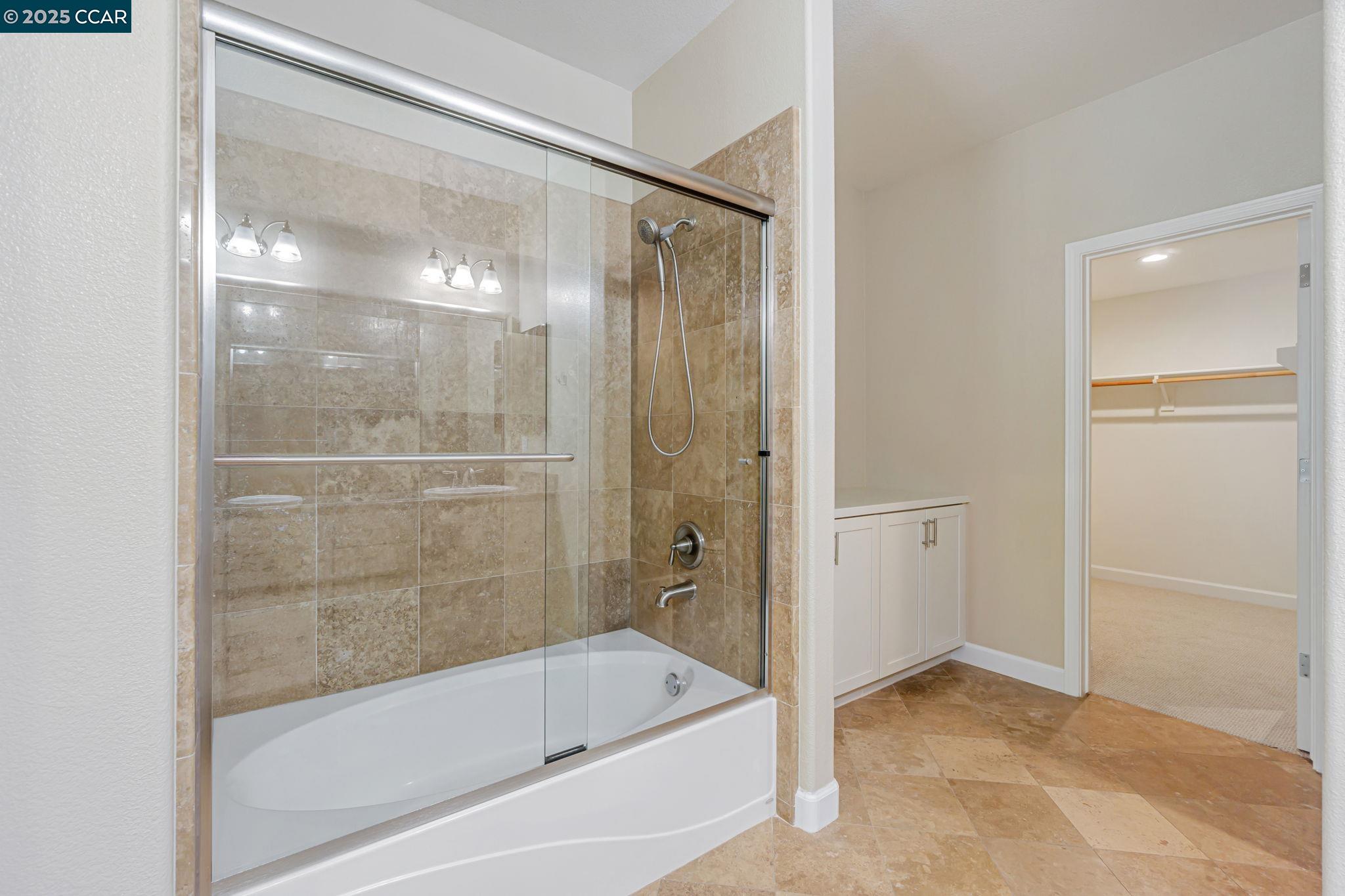 Detail Gallery Image 30 of 39 For Oak Rd, Walnut Creek,  CA 94597 - 4 Beds | 3/1 Baths