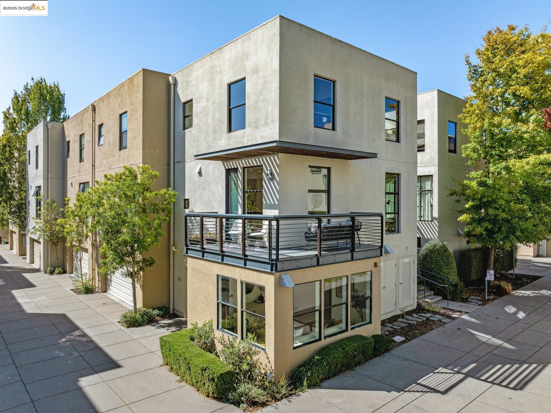 Front Image Thumbnail for EB41113004