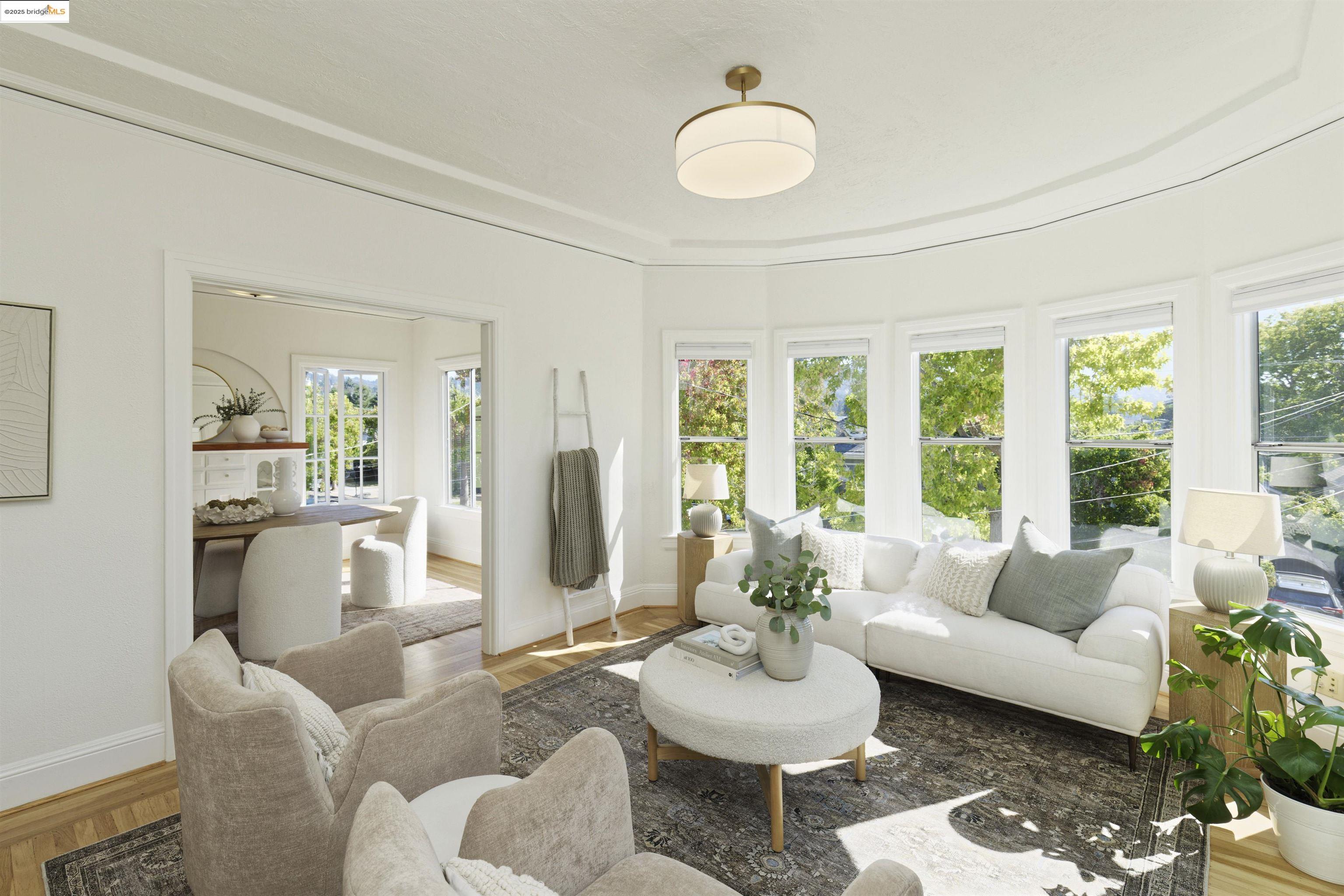 Photo #2: 41113006 Listing 