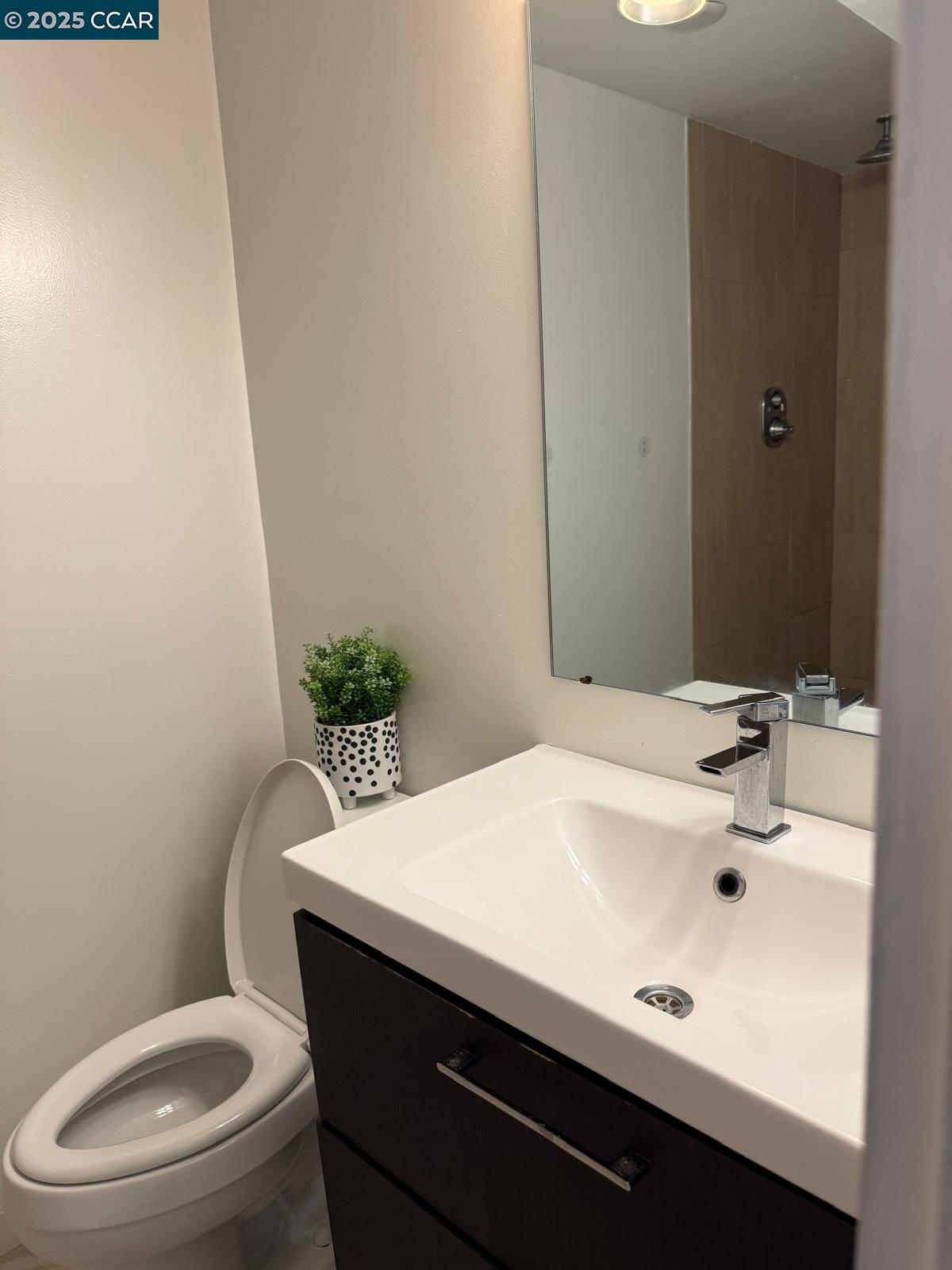 Detail Gallery Image 18 of 34 For 755 Corbett Ave, San Francisco,  CA 94131 - 2 Beds | 1 Baths