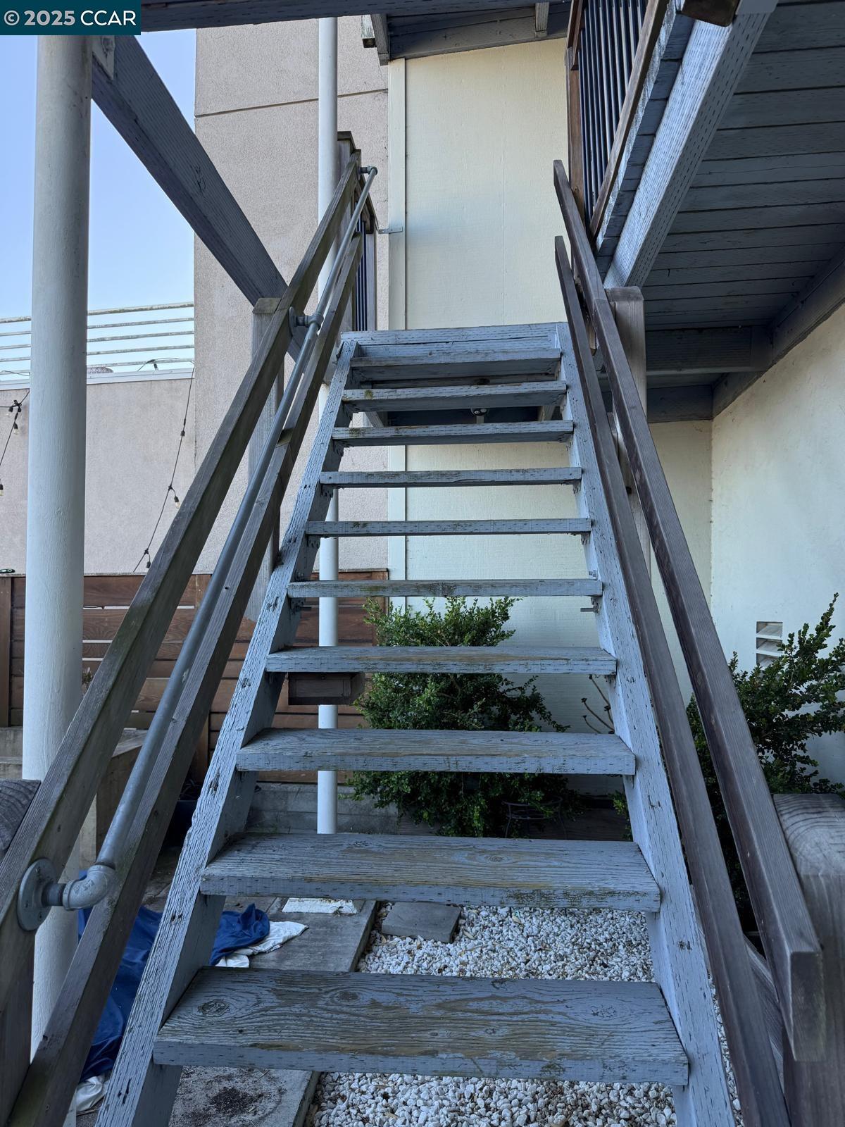 Detail Gallery Image 7 of 34 For 755 Corbett Ave, San Francisco,  CA 94131 - 2 Beds | 1 Baths