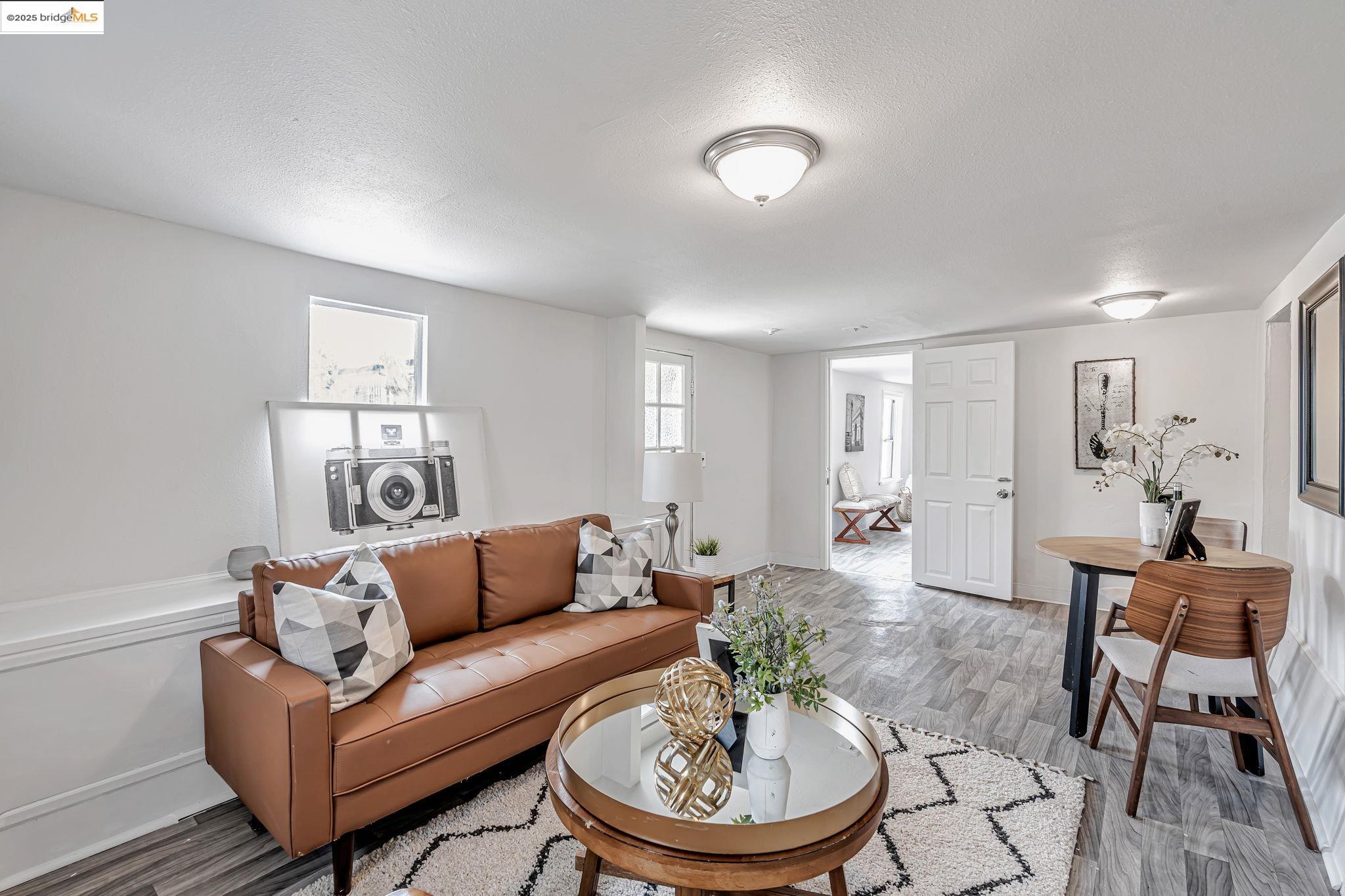 Detail Gallery Image 14 of 47 For 725 E 21st St, Oakland,  CA 94606 - 5 Beds | 2 Baths