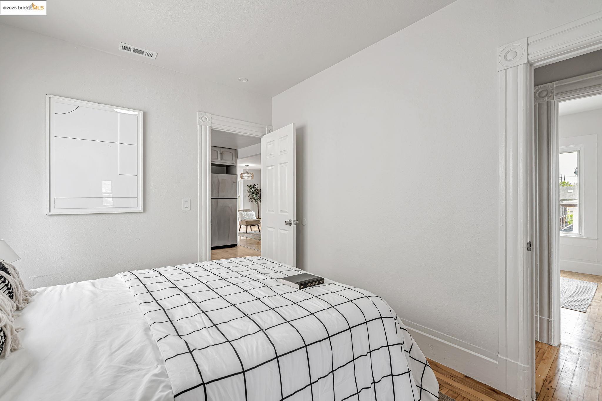 Detail Gallery Image 29 of 47 For 725 E 21st St, Oakland,  CA 94606 - 5 Beds | 2 Baths
