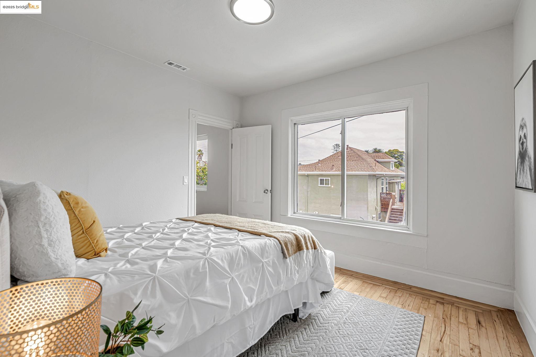 Detail Gallery Image 31 of 47 For 725 E 21st St, Oakland,  CA 94606 - 5 Beds | 2 Baths