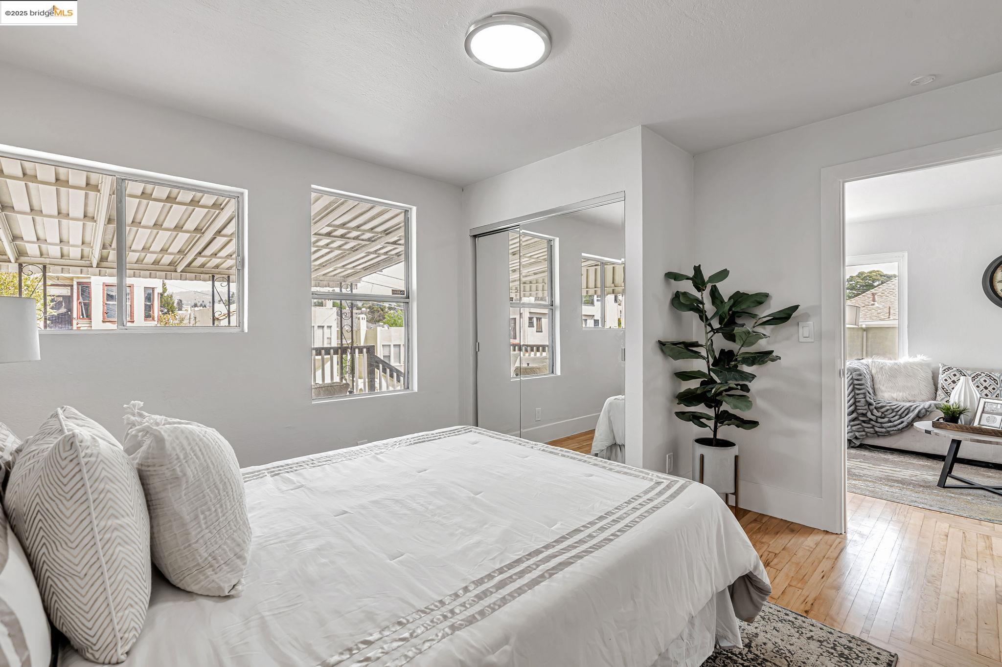 Detail Gallery Image 36 of 47 For 725 E 21st St, Oakland,  CA 94606 - 5 Beds | 2 Baths