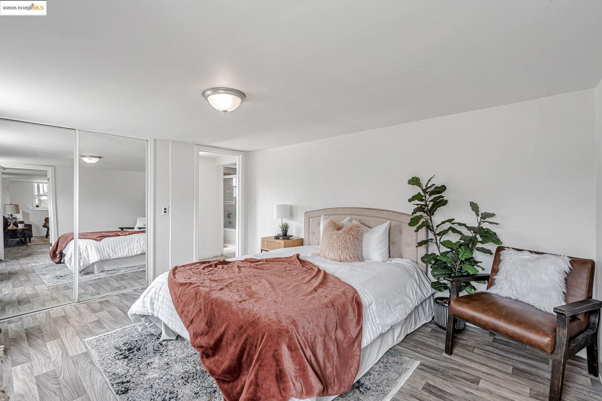 Detail Gallery Image 37 of 47 For 725 E 21st St, Oakland,  CA 94606 - 5 Beds | 2 Baths