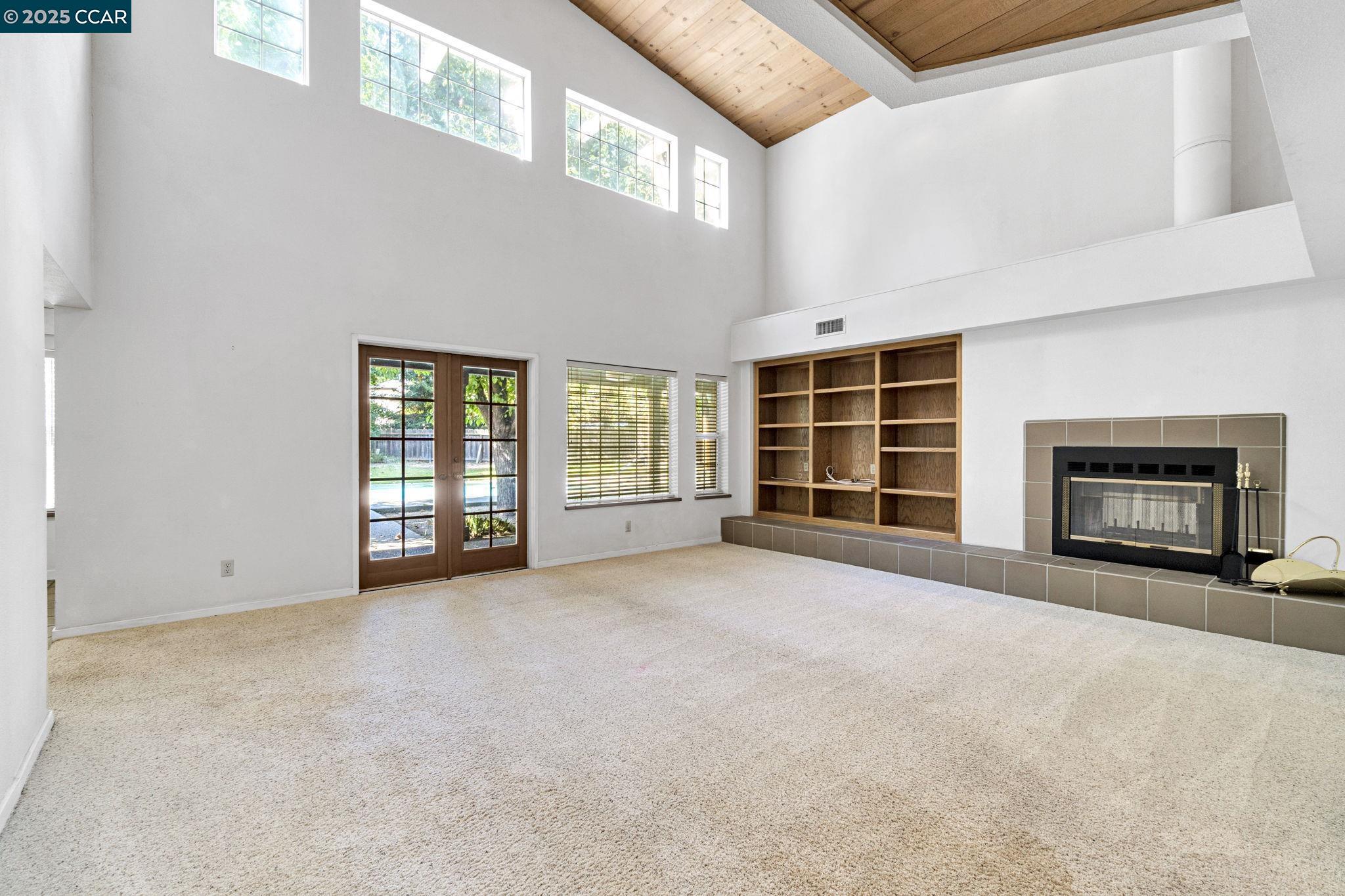 Detail Gallery Image 7 of 60 For 6743 N Dolores, Fresno,  CA 93711 - 5 Beds | 3/1 Baths