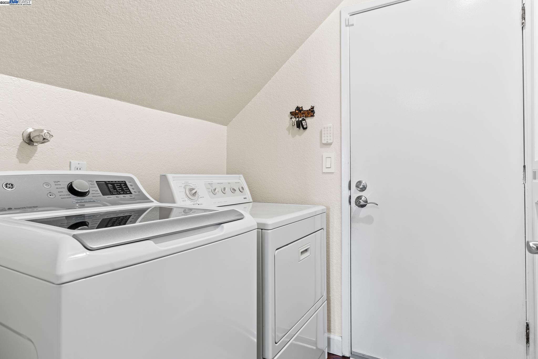 Detail Gallery Image 25 of 46 For 1291 Xavier Ave, Hayward,  CA 94545 - 4 Beds | 3 Baths