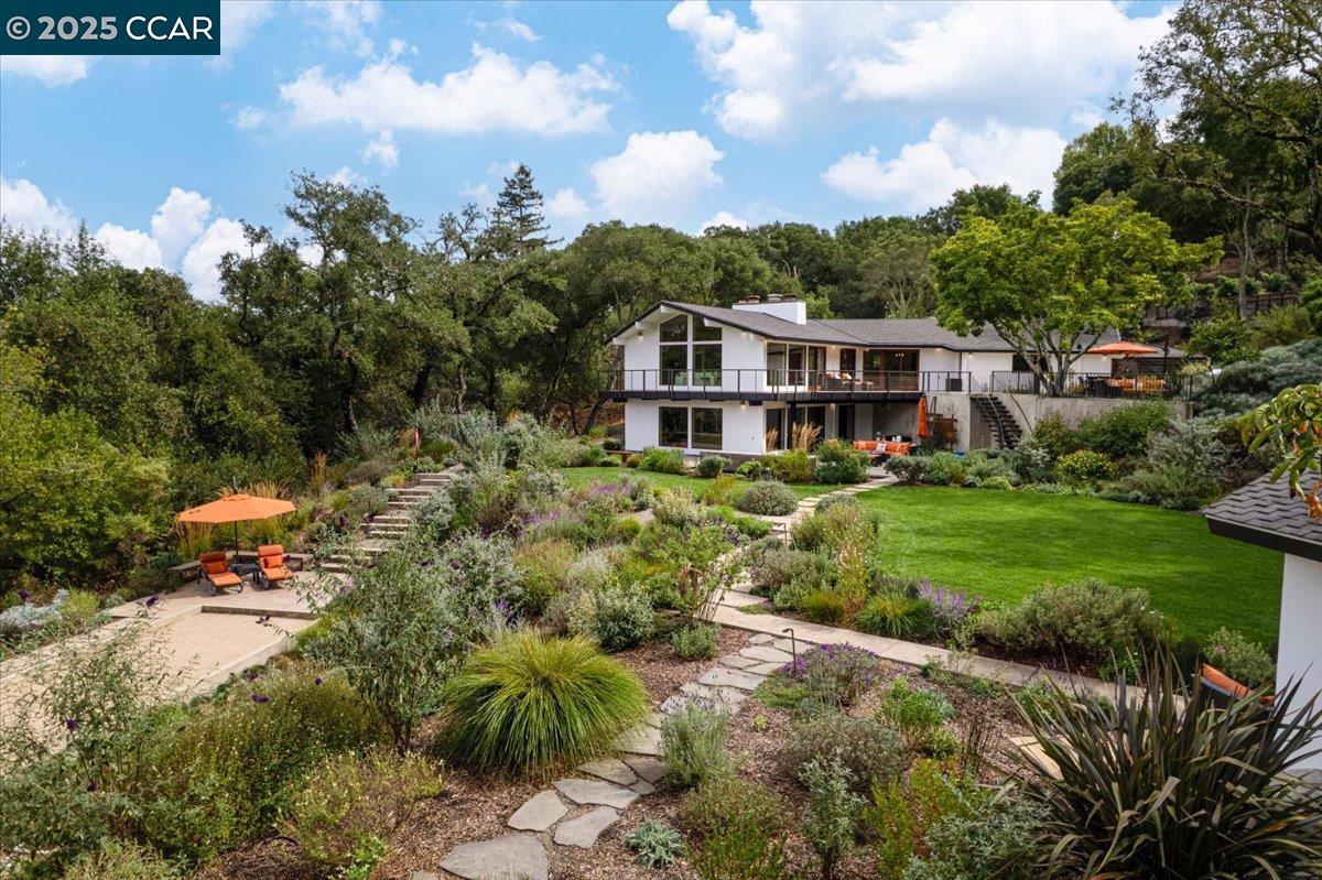 Detail Gallery Image 2 of 37 For 42 Crestview Drive, Orinda,  CA 94563 - 5 Beds | 4 Baths