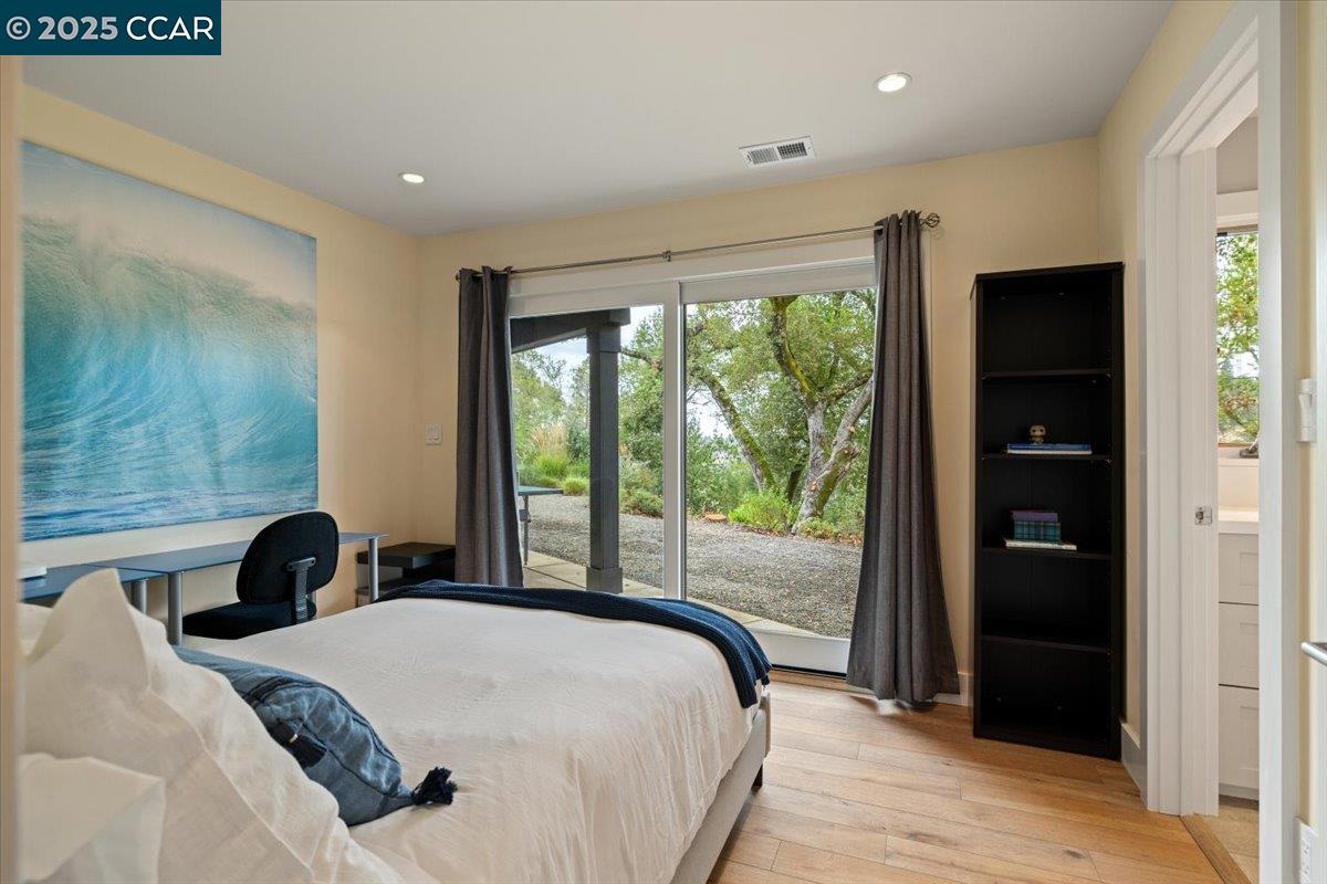 Detail Gallery Image 20 of 37 For 42 Crestview Drive, Orinda,  CA 94563 - 5 Beds | 4 Baths