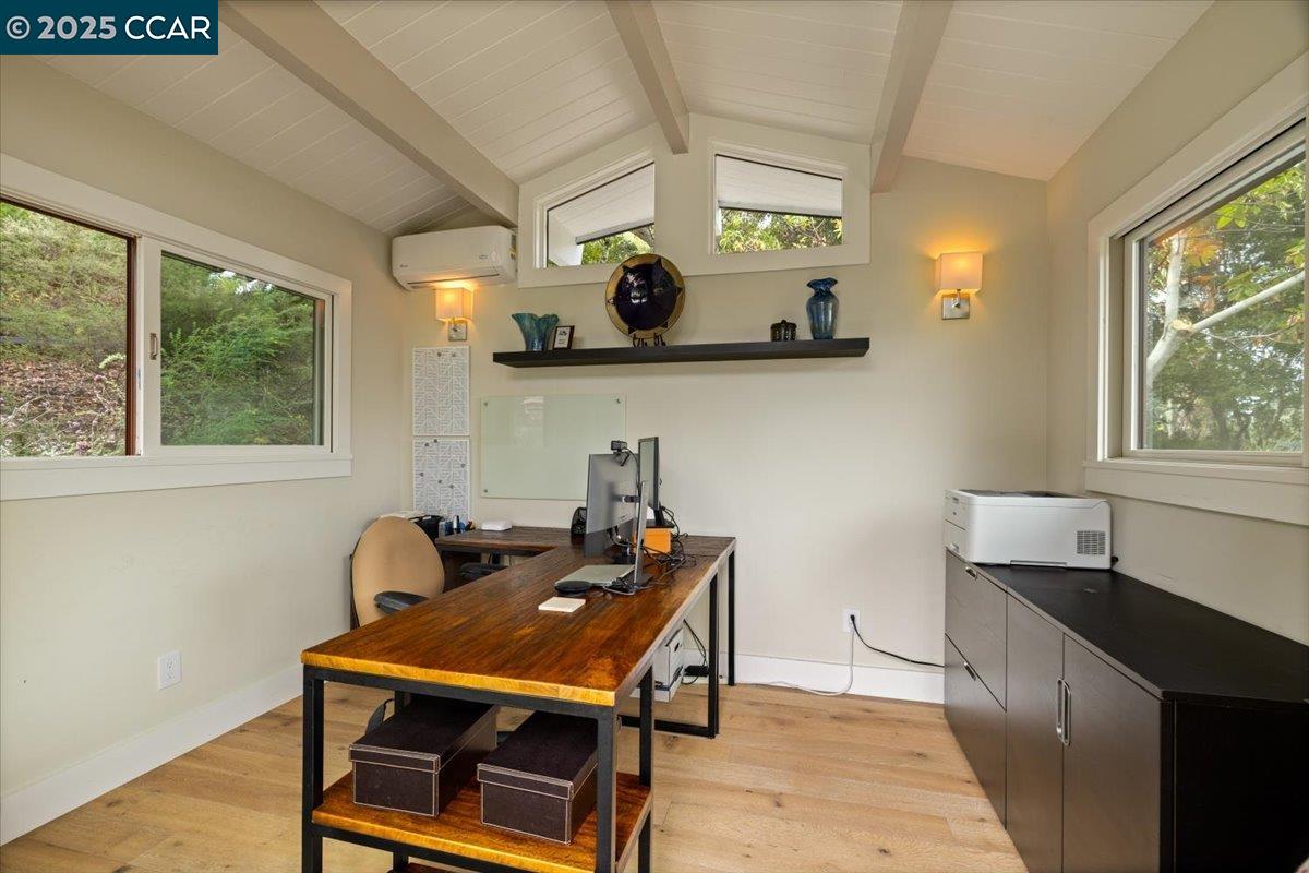 Detail Gallery Image 24 of 37 For 42 Crestview Drive, Orinda,  CA 94563 - 5 Beds | 4 Baths