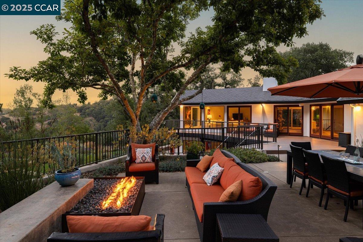 Detail Gallery Image 33 of 37 For 42 Crestview Drive, Orinda,  CA 94563 - 5 Beds | 4 Baths