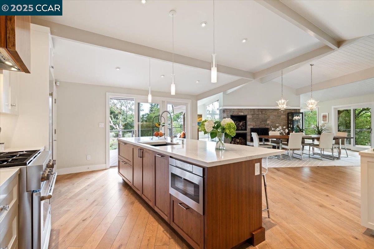 Detail Gallery Image 8 of 37 For 42 Crestview Drive, Orinda,  CA 94563 - 5 Beds | 4 Baths