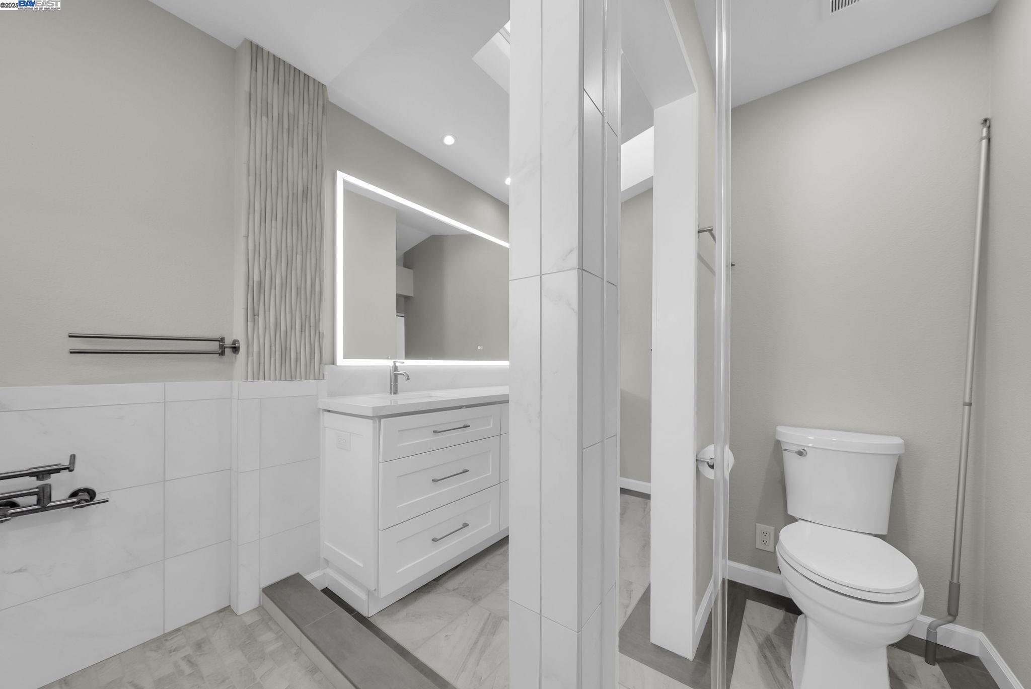 Detail Gallery Image 22 of 38 For 33 Lakeridge Court, San Ramon,  CA 94582 - 3 Beds | 3 Baths