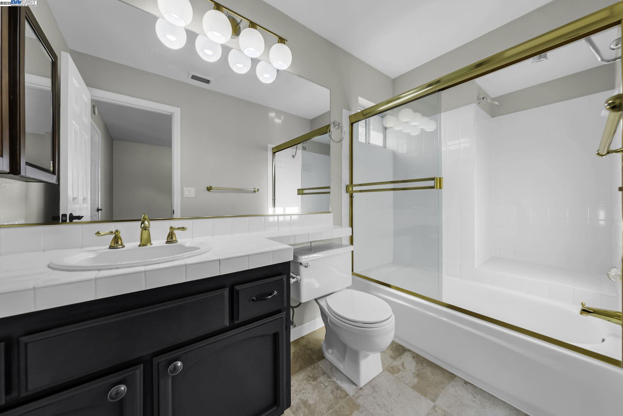 Detail Gallery Image 24 of 38 For 33 Lakeridge Court, San Ramon,  CA 94582 - 3 Beds | 3 Baths