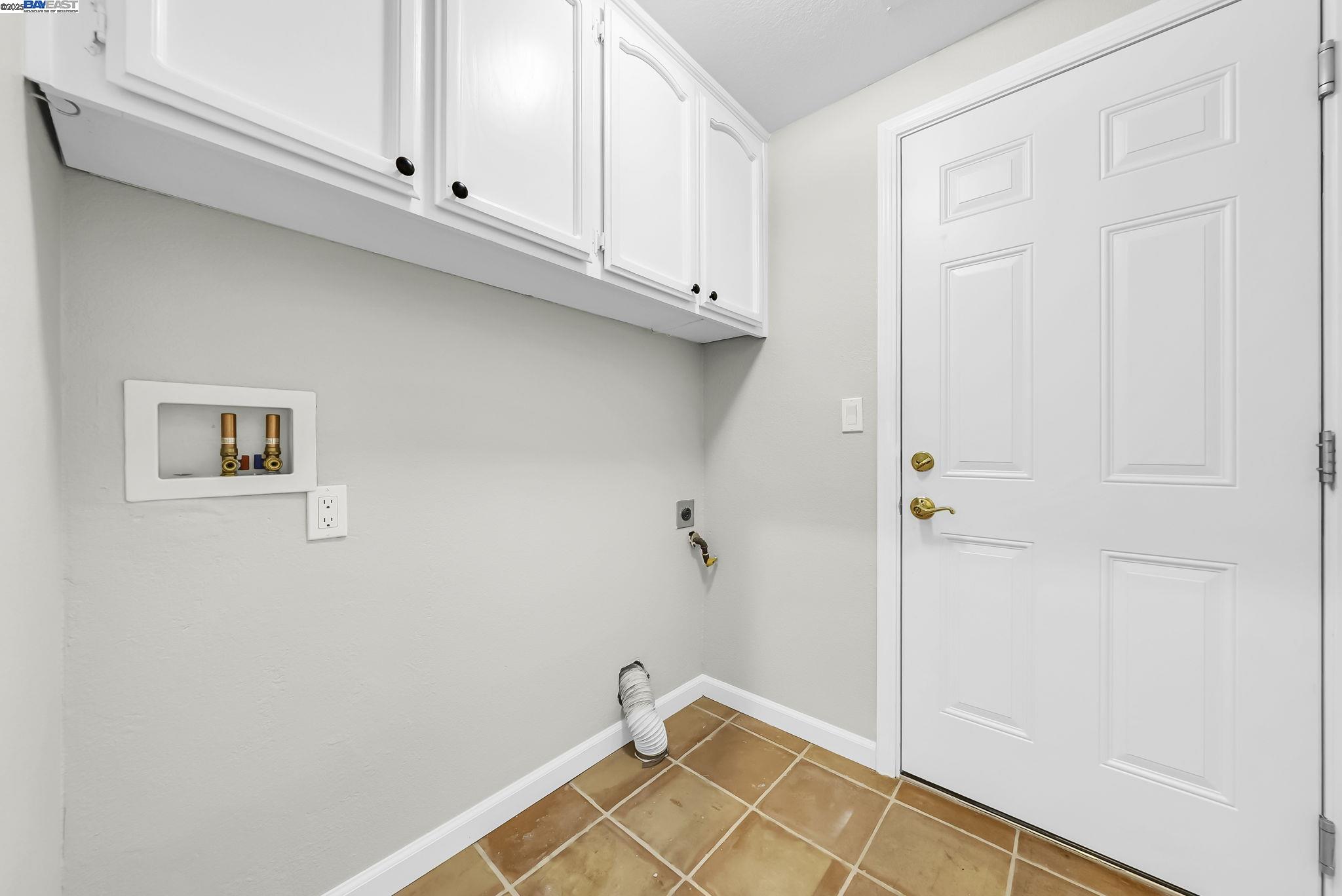 Detail Gallery Image 25 of 38 For 33 Lakeridge Court, San Ramon,  CA 94582 - 3 Beds | 3 Baths