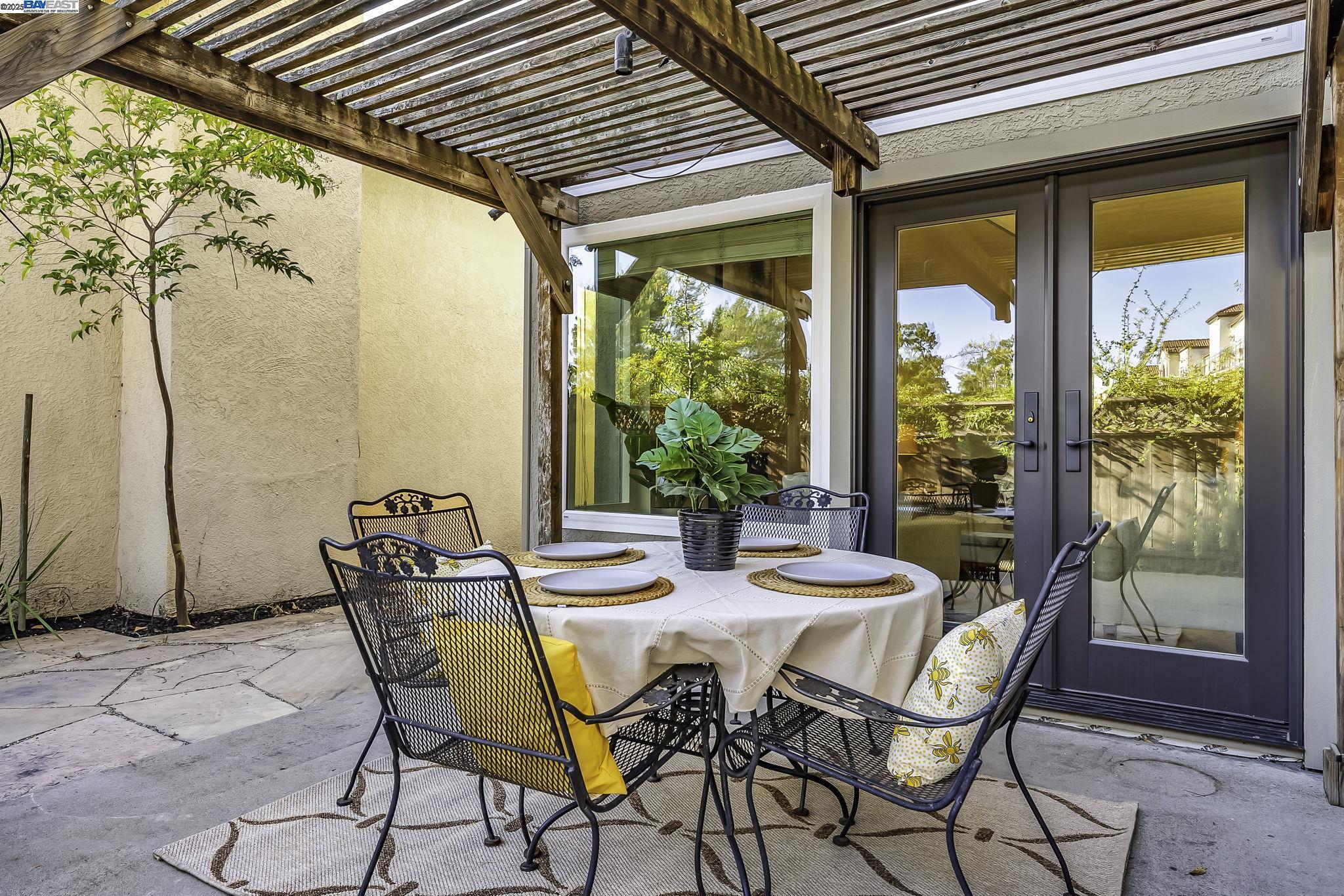 Detail Gallery Image 27 of 38 For 33 Lakeridge Court, San Ramon,  CA 94582 - 3 Beds | 3 Baths