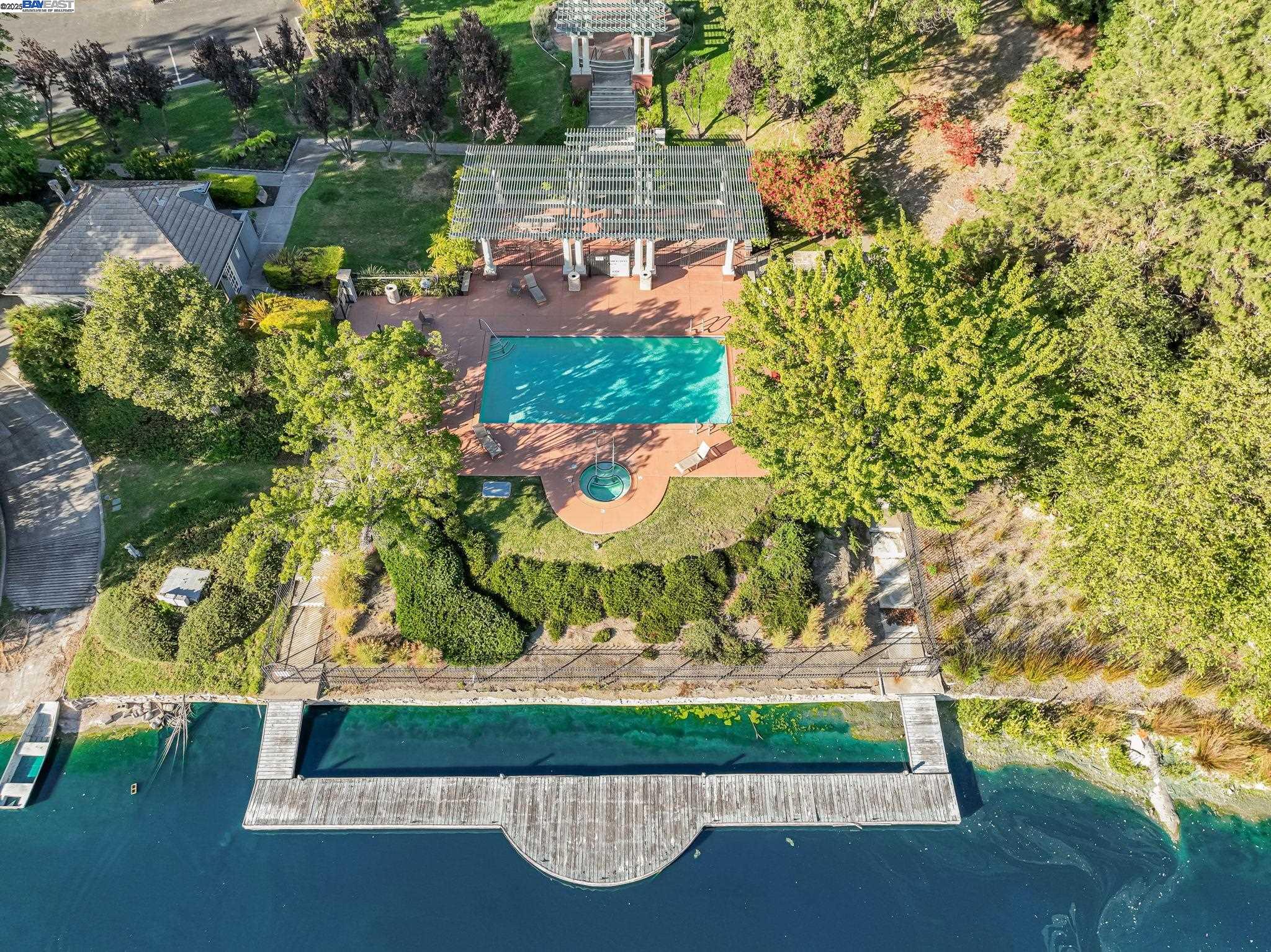 Detail Gallery Image 32 of 38 For 33 Lakeridge Court, San Ramon,  CA 94582 - 3 Beds | 3 Baths