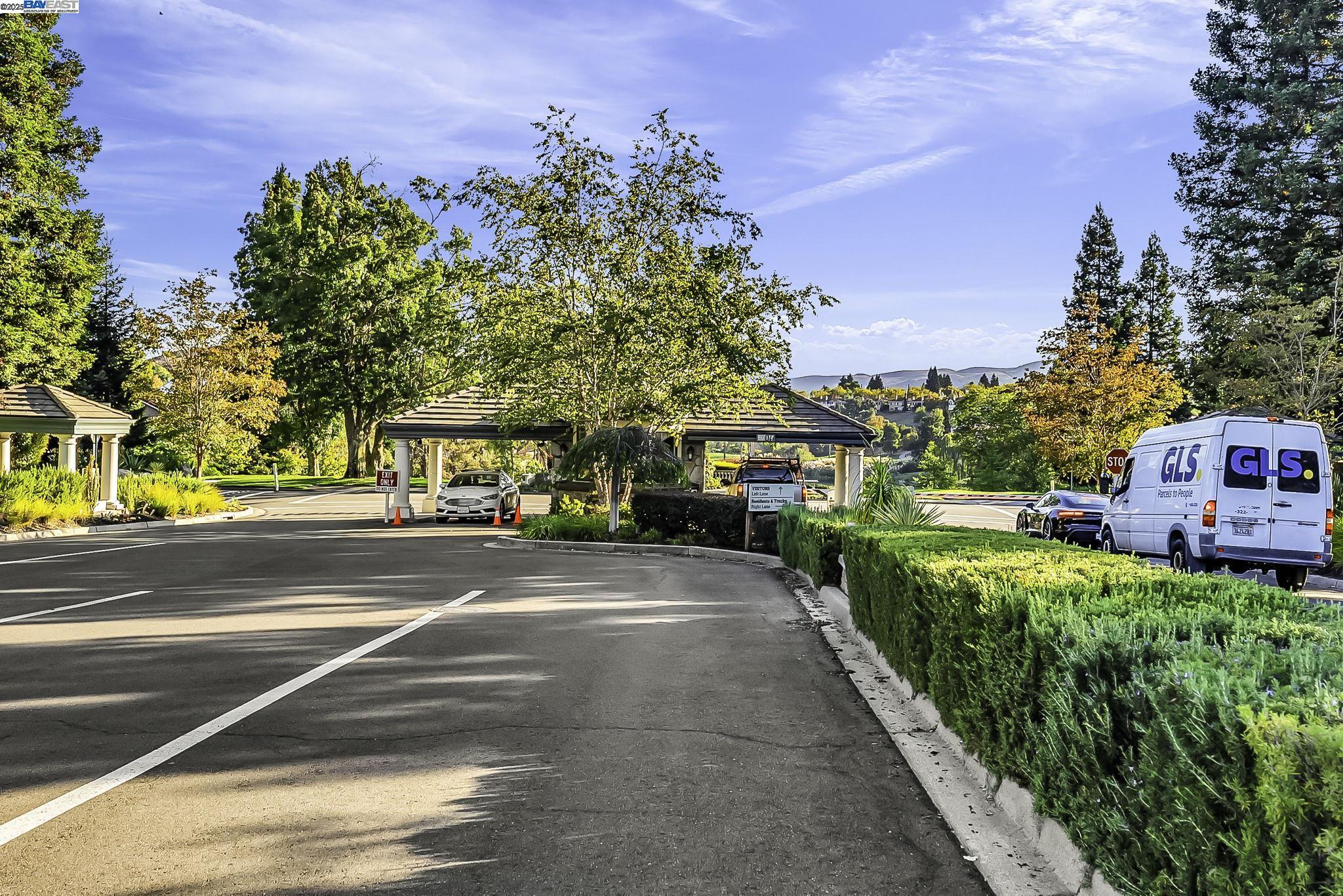 Detail Gallery Image 35 of 38 For 33 Lakeridge Court, San Ramon,  CA 94582 - 3 Beds | 3 Baths