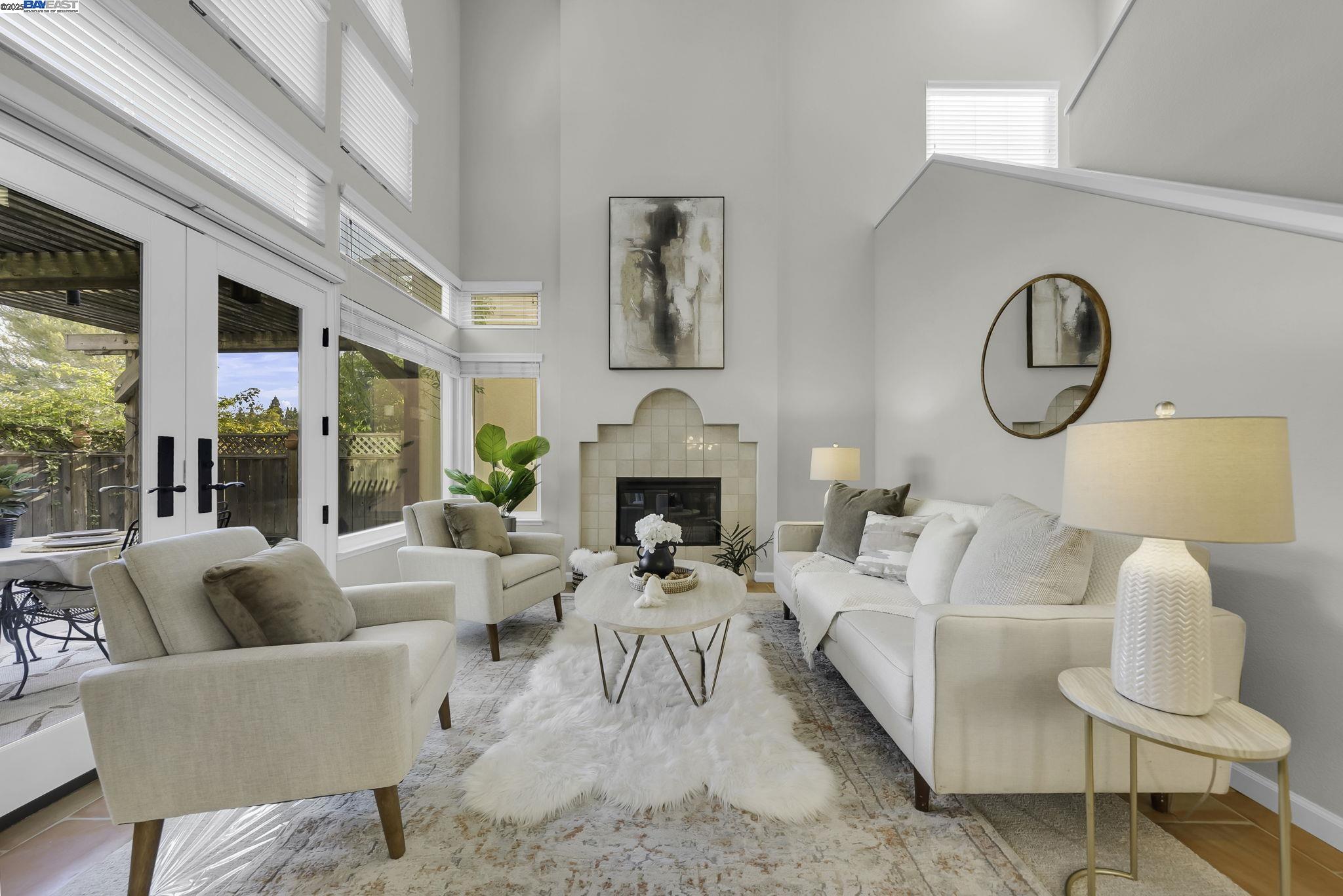 Detail Gallery Image 5 of 38 For 33 Lakeridge Court, San Ramon,  CA 94582 - 3 Beds | 3 Baths