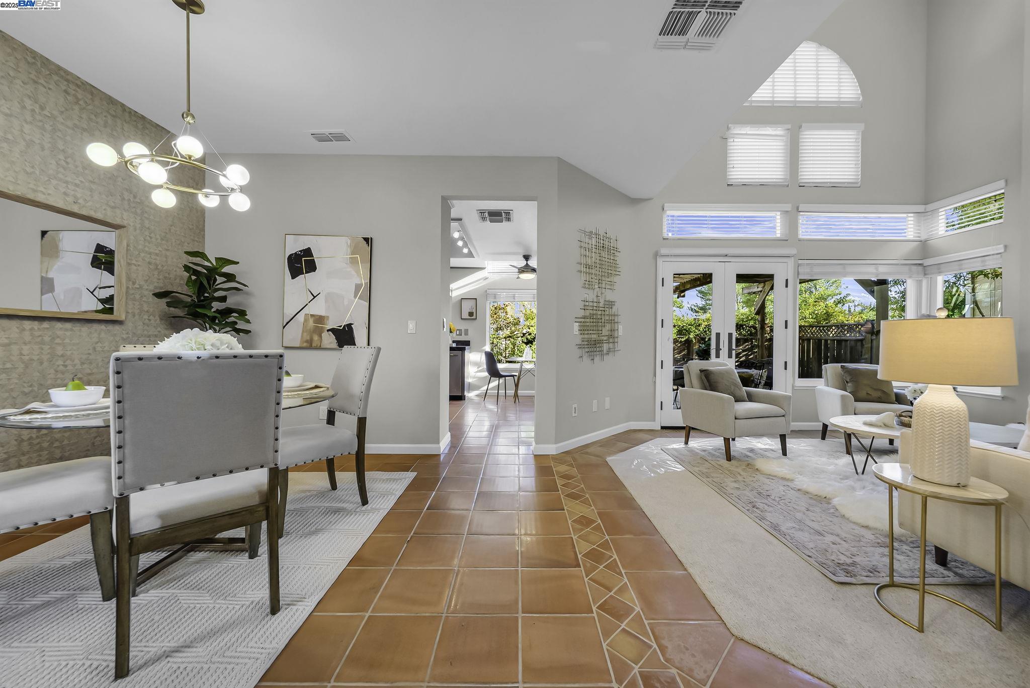 Detail Gallery Image 6 of 38 For 33 Lakeridge Court, San Ramon,  CA 94582 - 3 Beds | 3 Baths