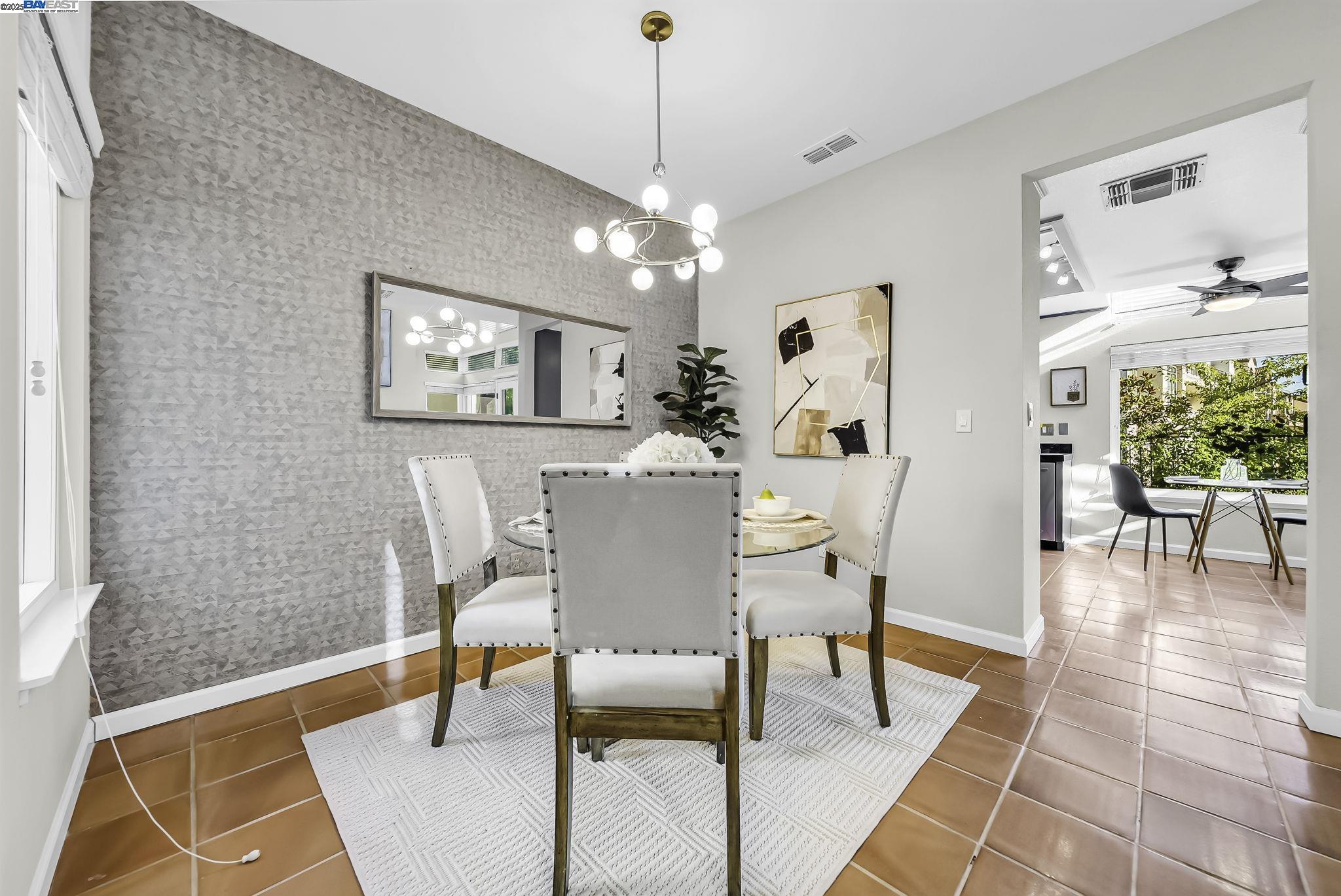 Detail Gallery Image 7 of 38 For 33 Lakeridge Court, San Ramon,  CA 94582 - 3 Beds | 3 Baths