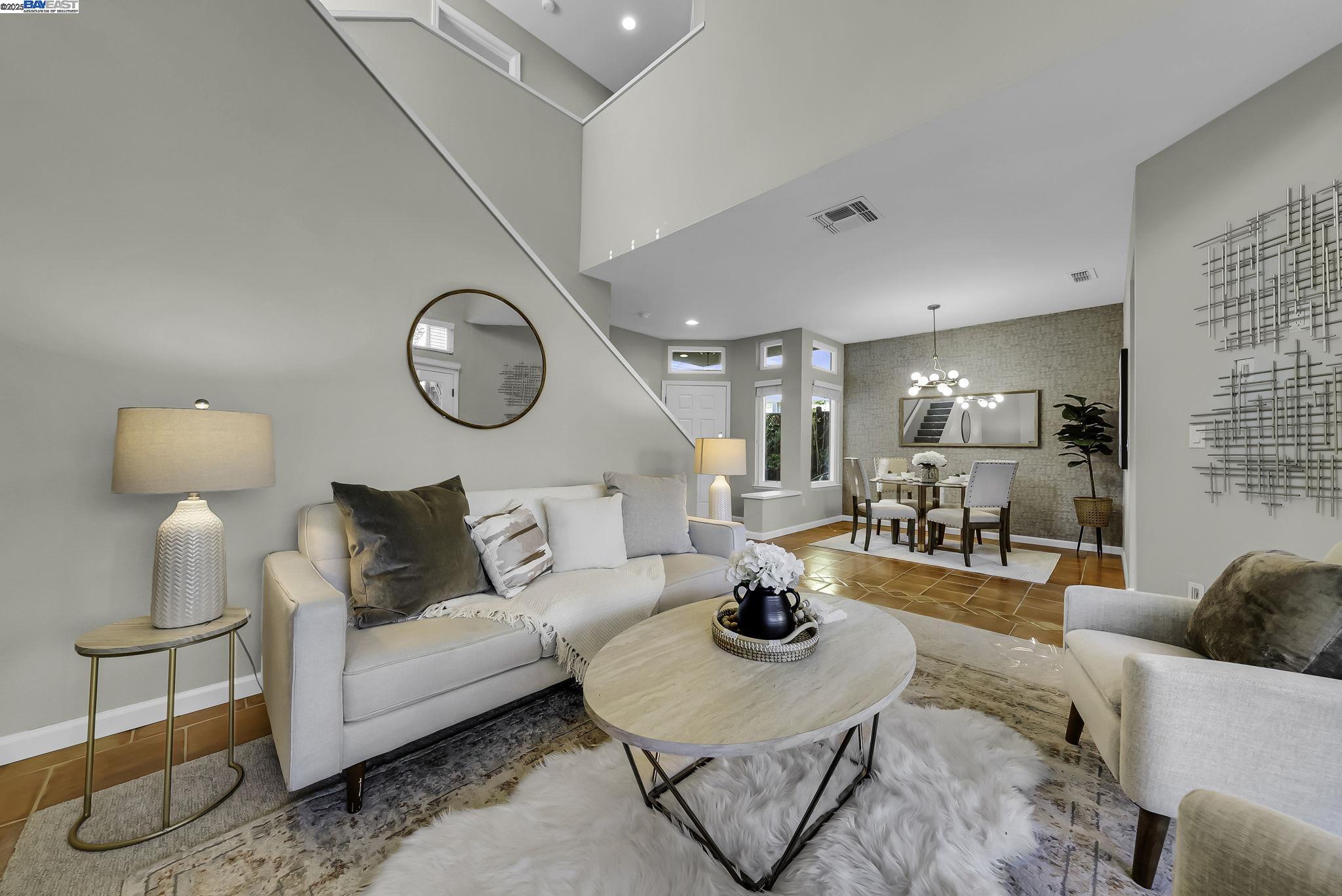 Detail Gallery Image 9 of 38 For 33 Lakeridge Court, San Ramon,  CA 94582 - 3 Beds | 3 Baths