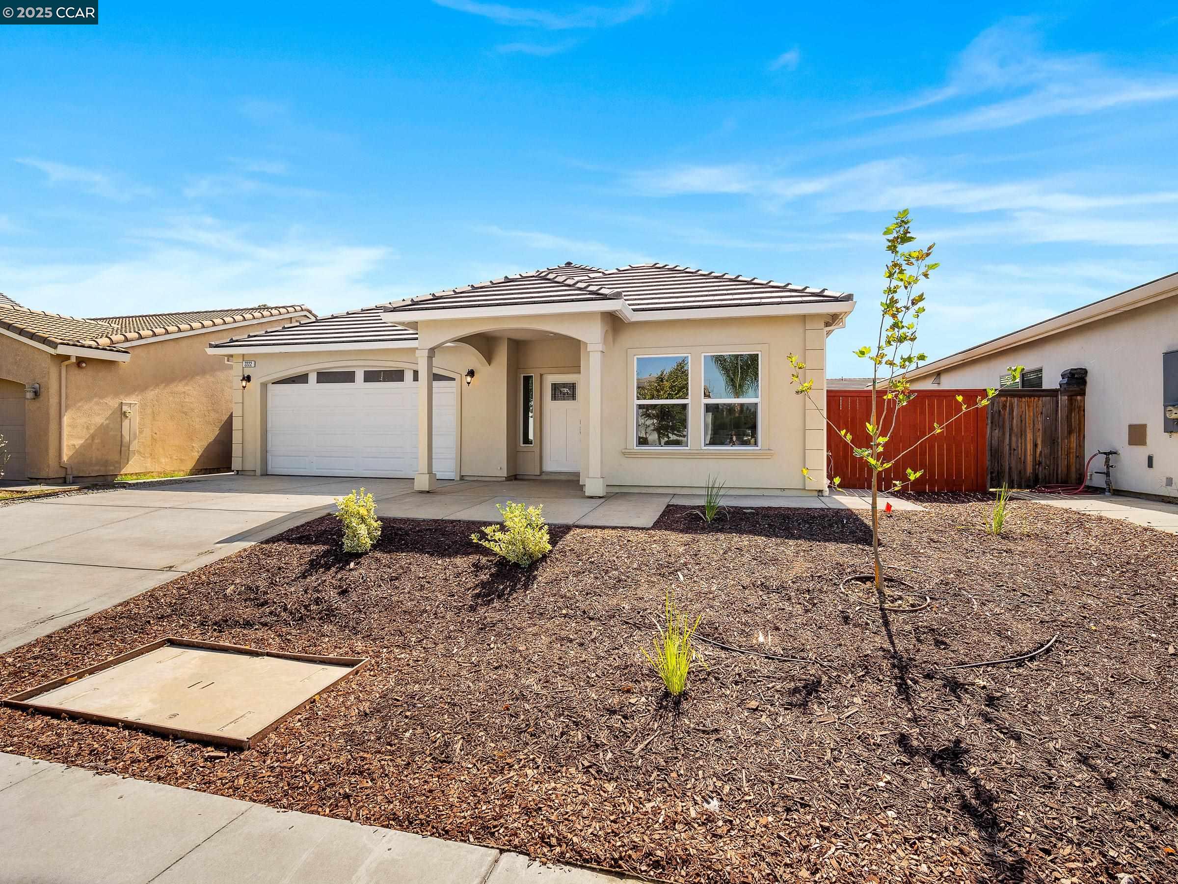 Detail Gallery Image 3 of 35 For 2222 Armus St, Woodland,  CA 95776 - 4 Beds | 3 Baths