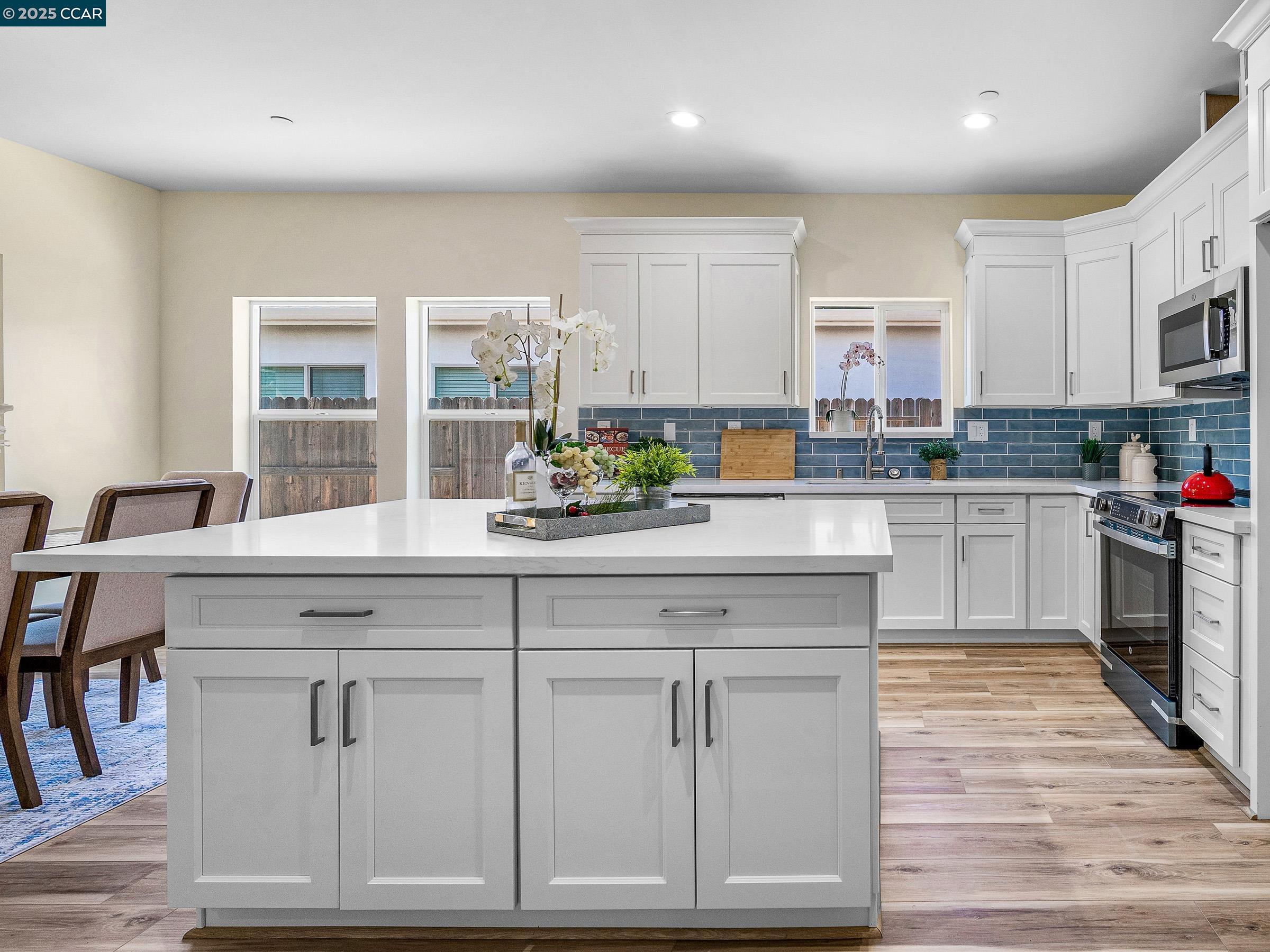 Detail Gallery Image 8 of 35 For 2222 Armus St, Woodland,  CA 95776 - 4 Beds | 3 Baths