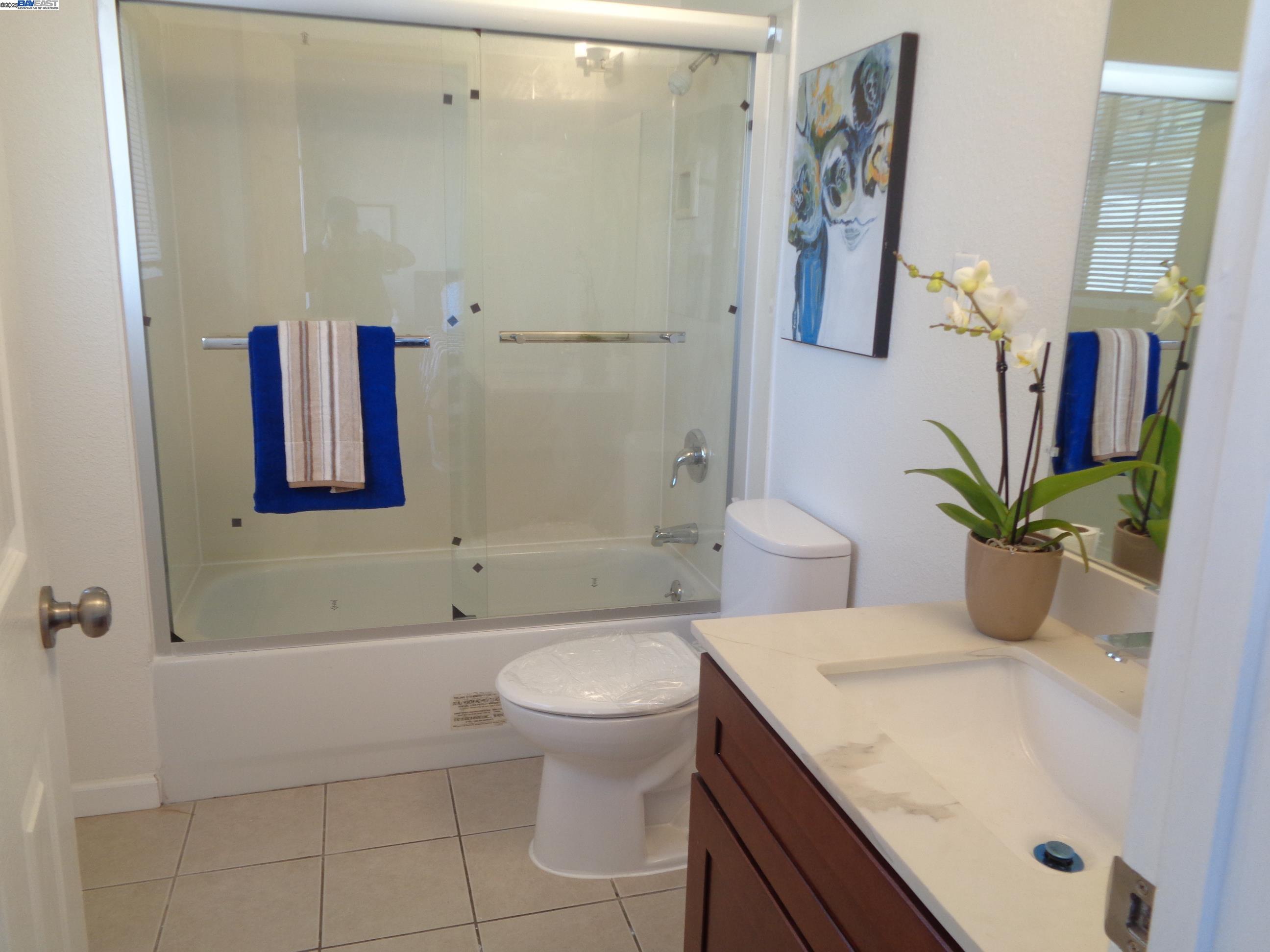 Detail Gallery Image 21 of 34 For 2122 E 25th St, Oakland,  CA 94606 - 3 Beds | 2 Baths